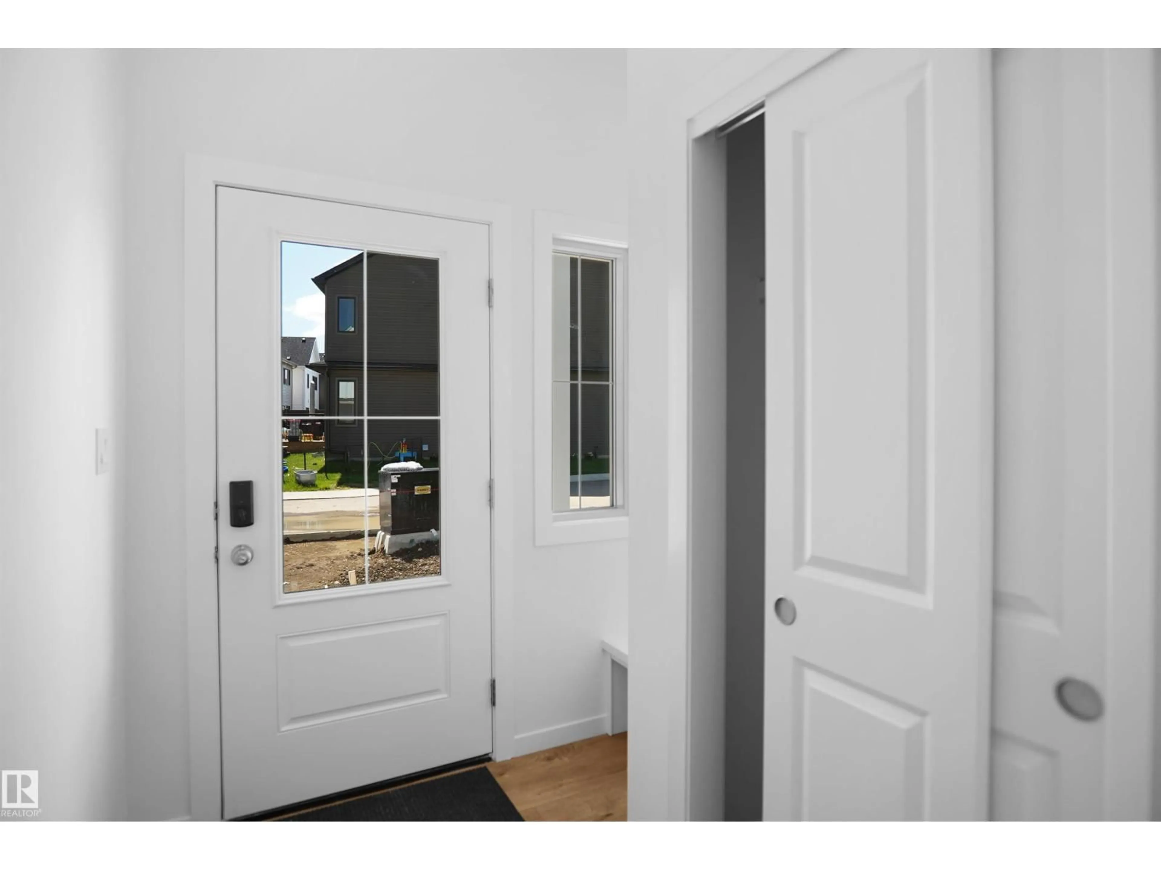 Indoor entryway for #21 - 19904 31 AV, Edmonton Alberta T6M1N7