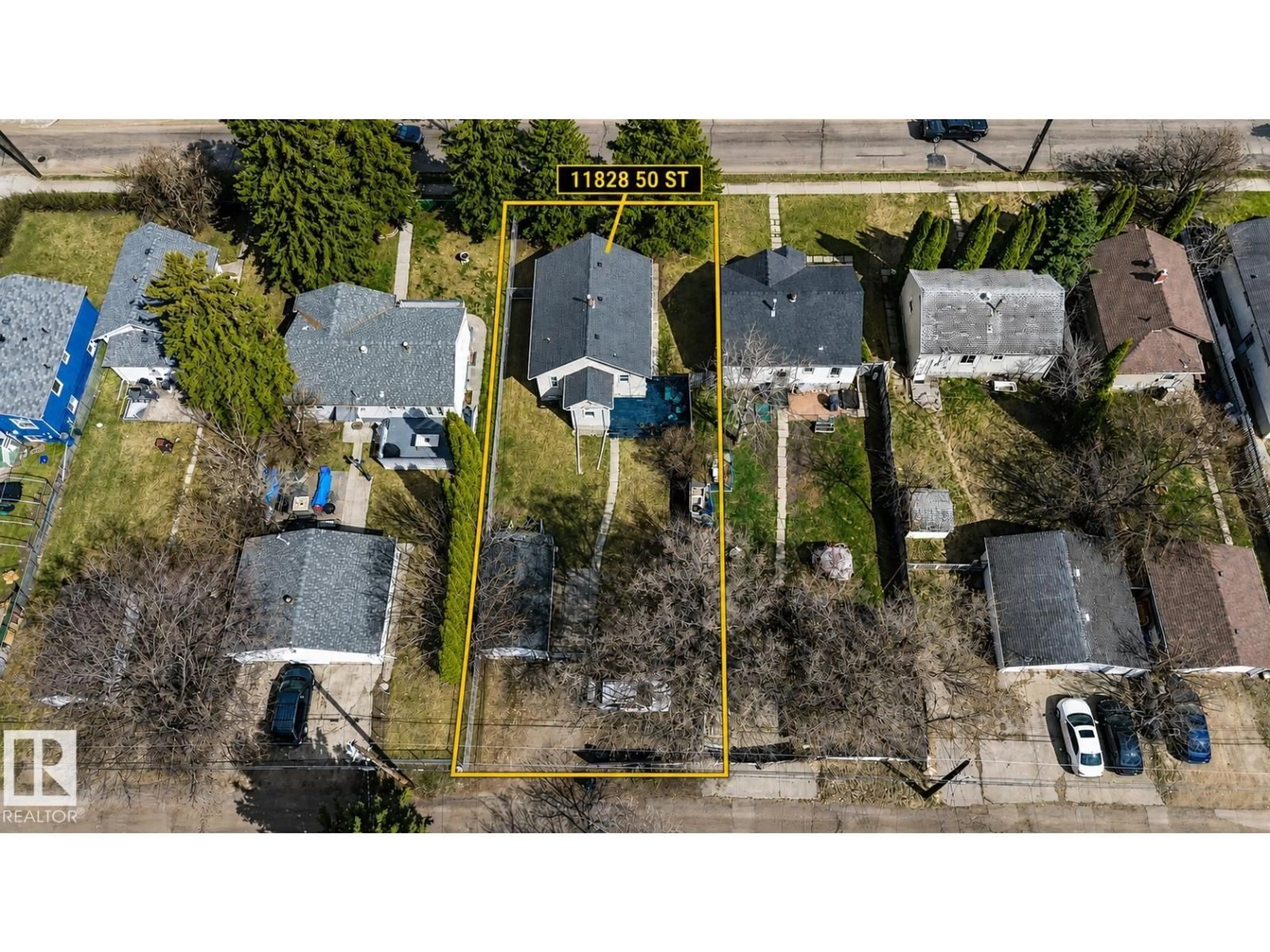 A pic from outside/outdoor area/front of a property/back of a property/a pic from drone, street for NW - 11828 50 ST, Edmonton Alberta T5W3B9