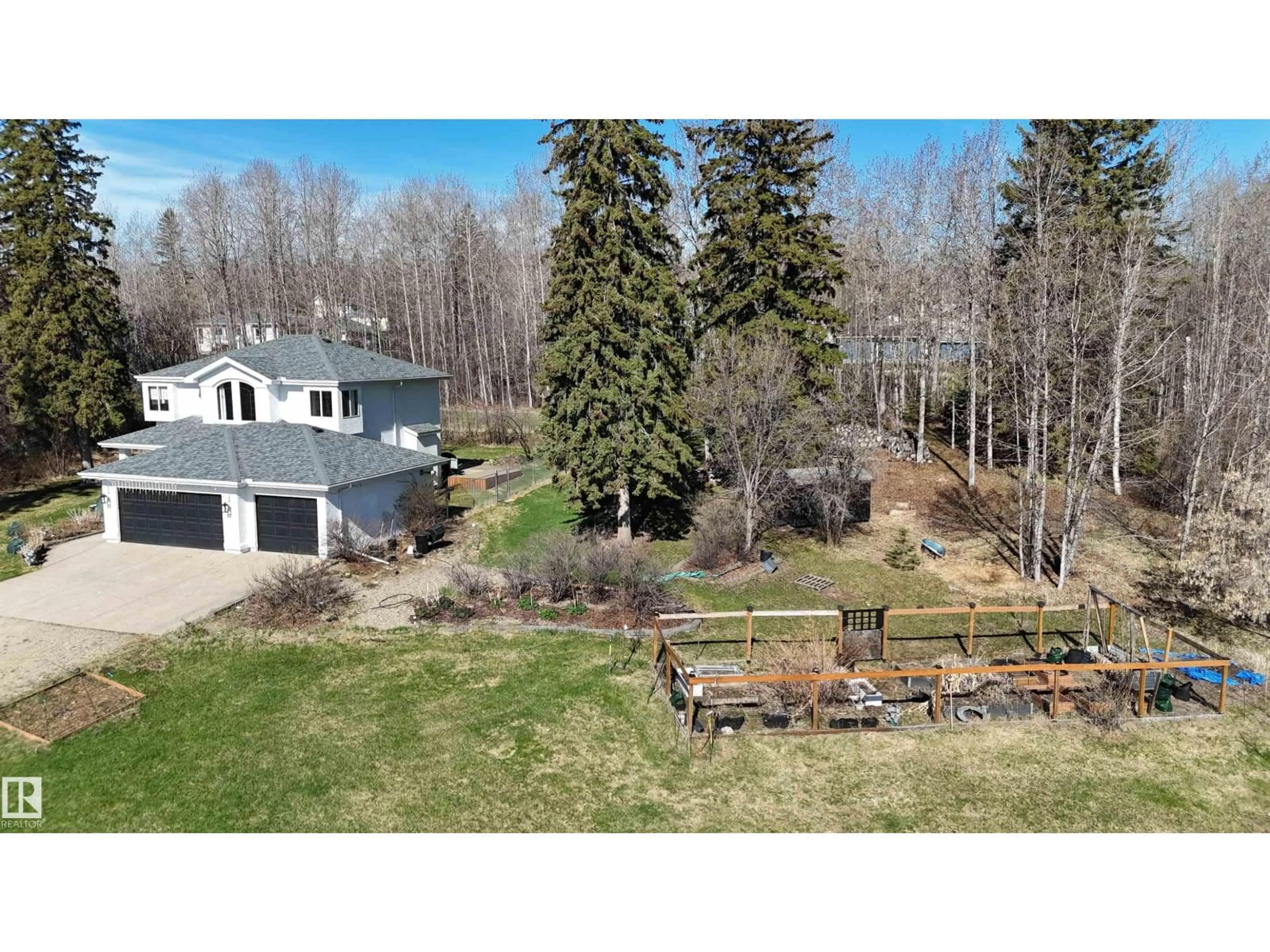 A pic from outside/outdoor area/front of a property/back of a property/a pic from drone, unknown for 73 - 8 49006 RR, Rural Brazeau County Alberta T7A2A2