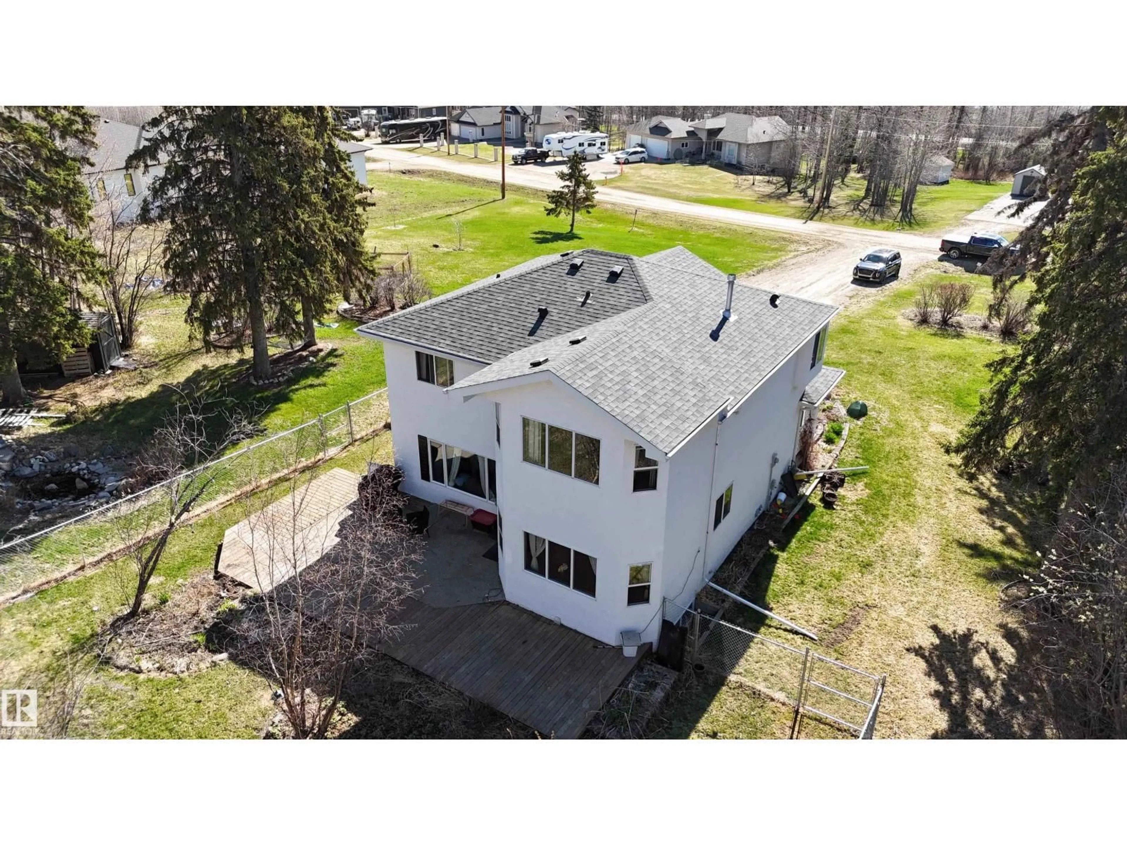 A pic from outside/outdoor area/front of a property/back of a property/a pic from drone, building for 73 - 8 49006 RR, Rural Brazeau County Alberta T7A2A2