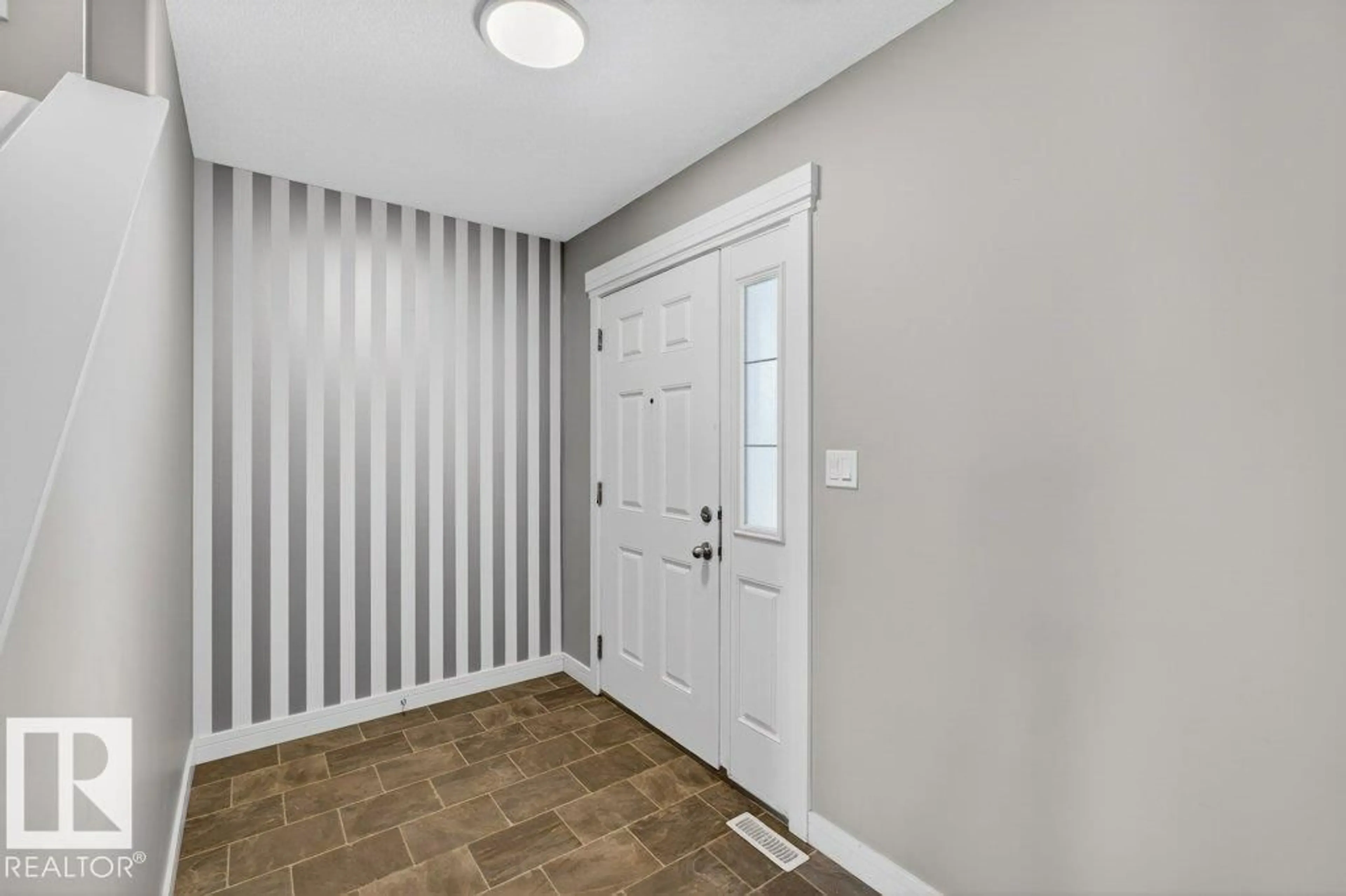 Indoor entryway for 1363 ADAMSON DR, Edmonton Alberta T6W3C2