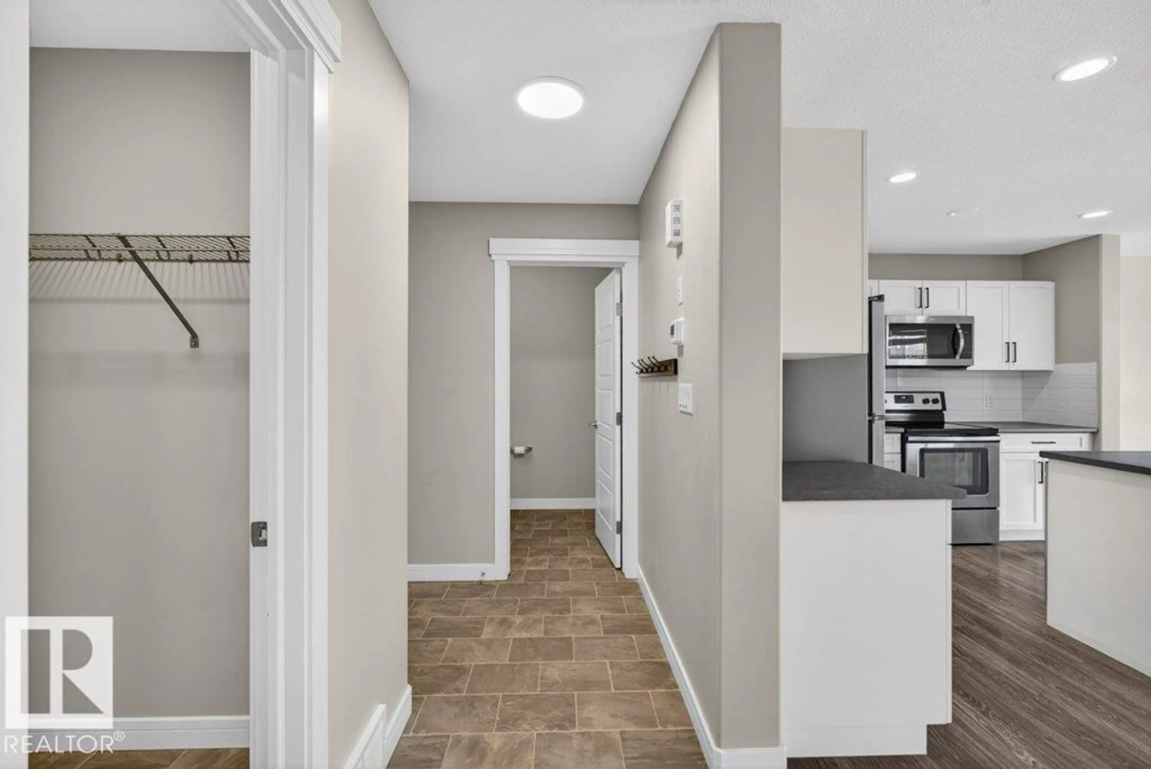 Indoor entryway for 1363 ADAMSON DR, Edmonton Alberta T6W3C2