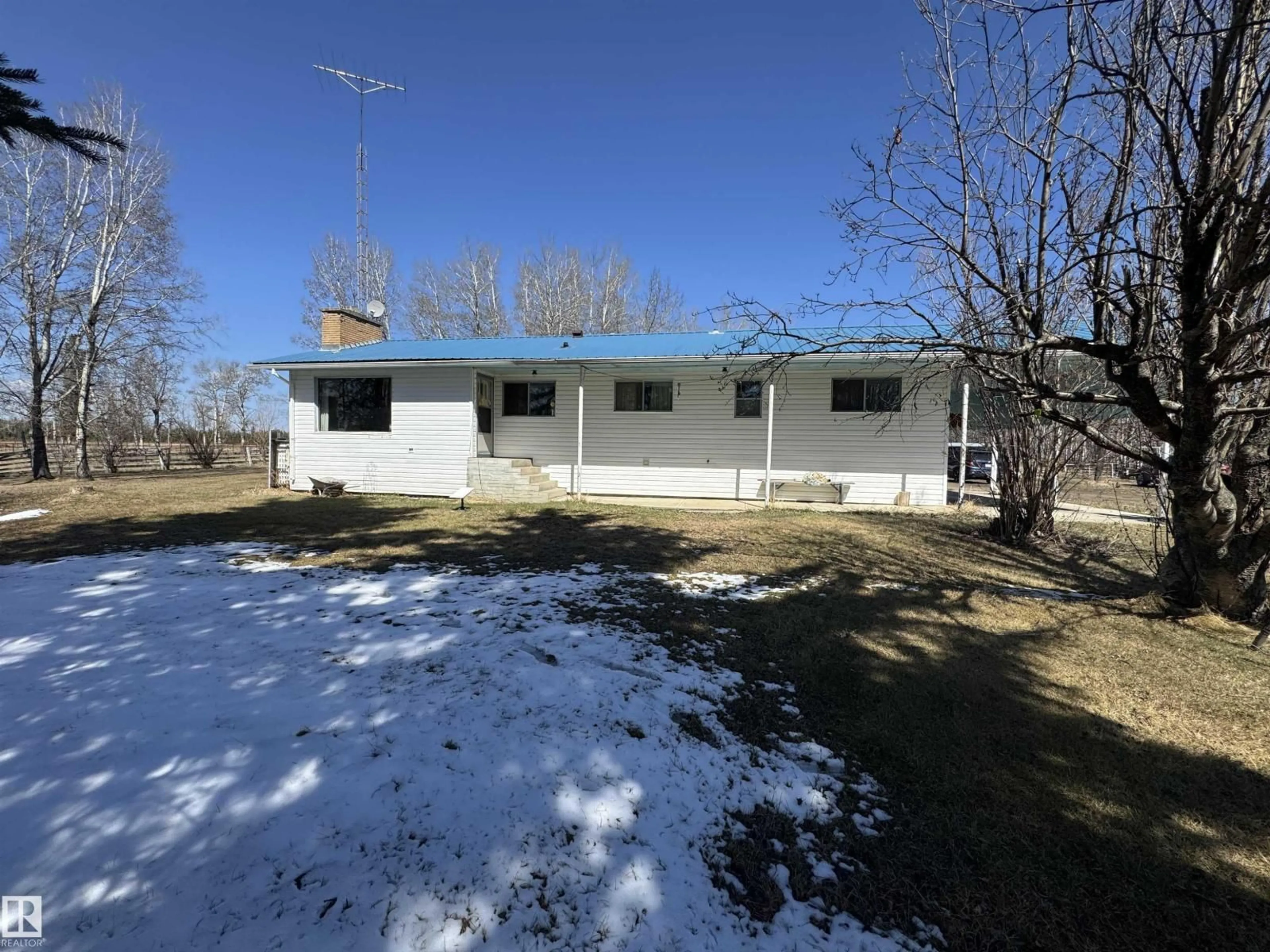 A pic from outside/outdoor area/front of a property/back of a property/a pic from drone, unknown for 8118 HWY 620, Rural Brazeau County Alberta T7A2A1