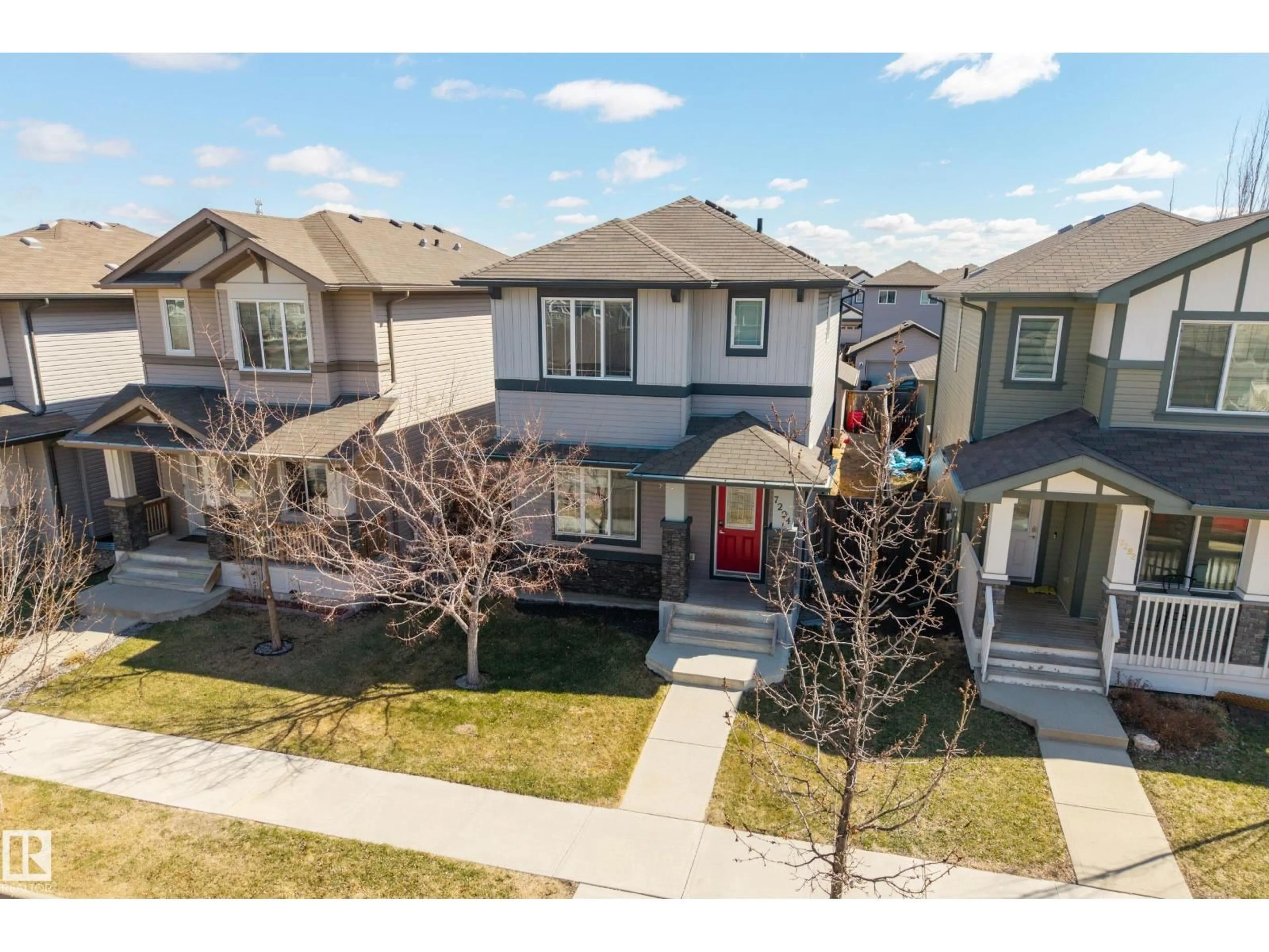 A pic from outside/outdoor area/front of a property/back of a property/a pic from drone, street for 7294 ARMOUR CR, Edmonton Alberta T6W2S2