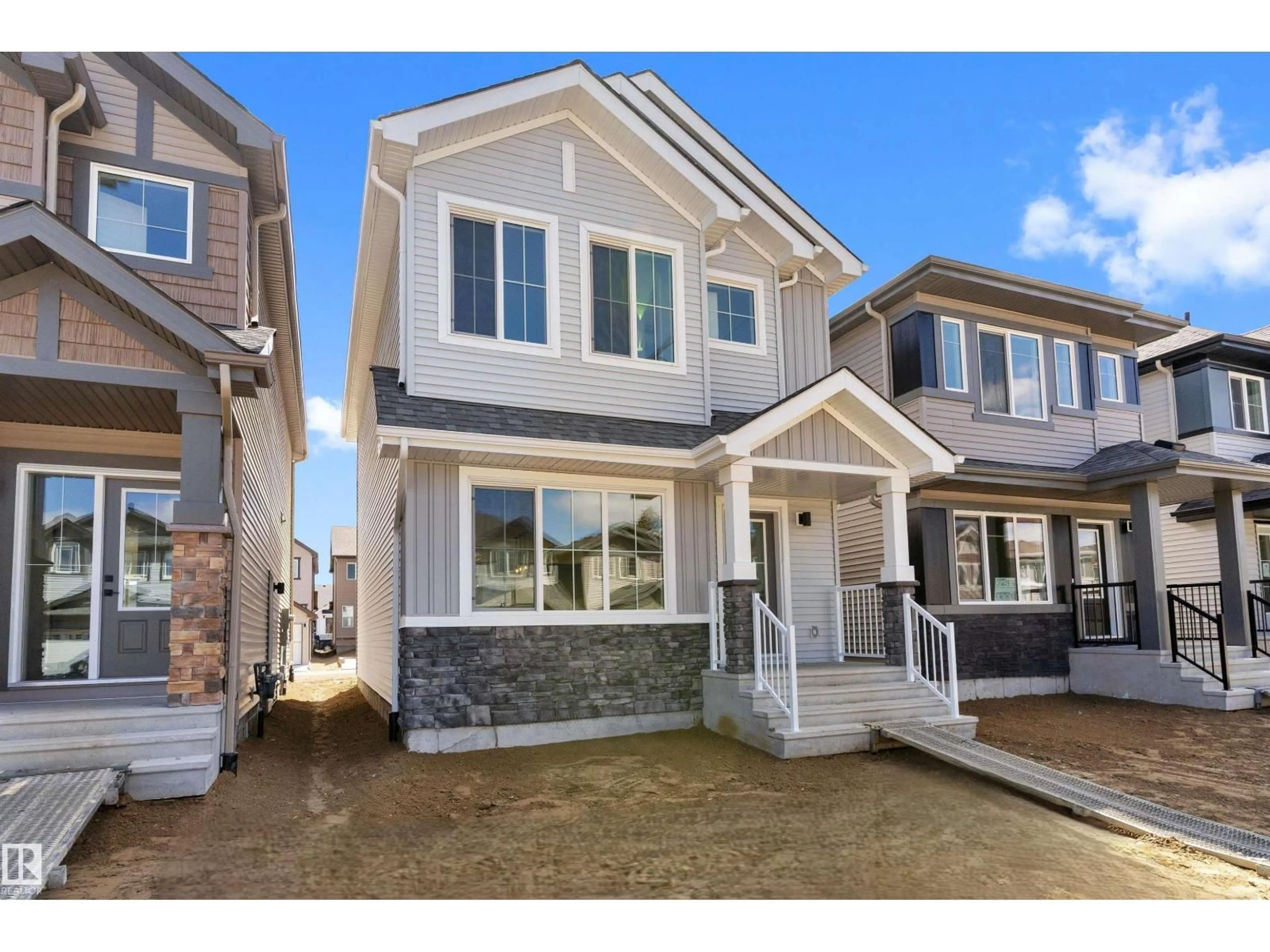 Home with vinyl exterior material, street for 20619 43 AV, Edmonton Alberta T6M3E3