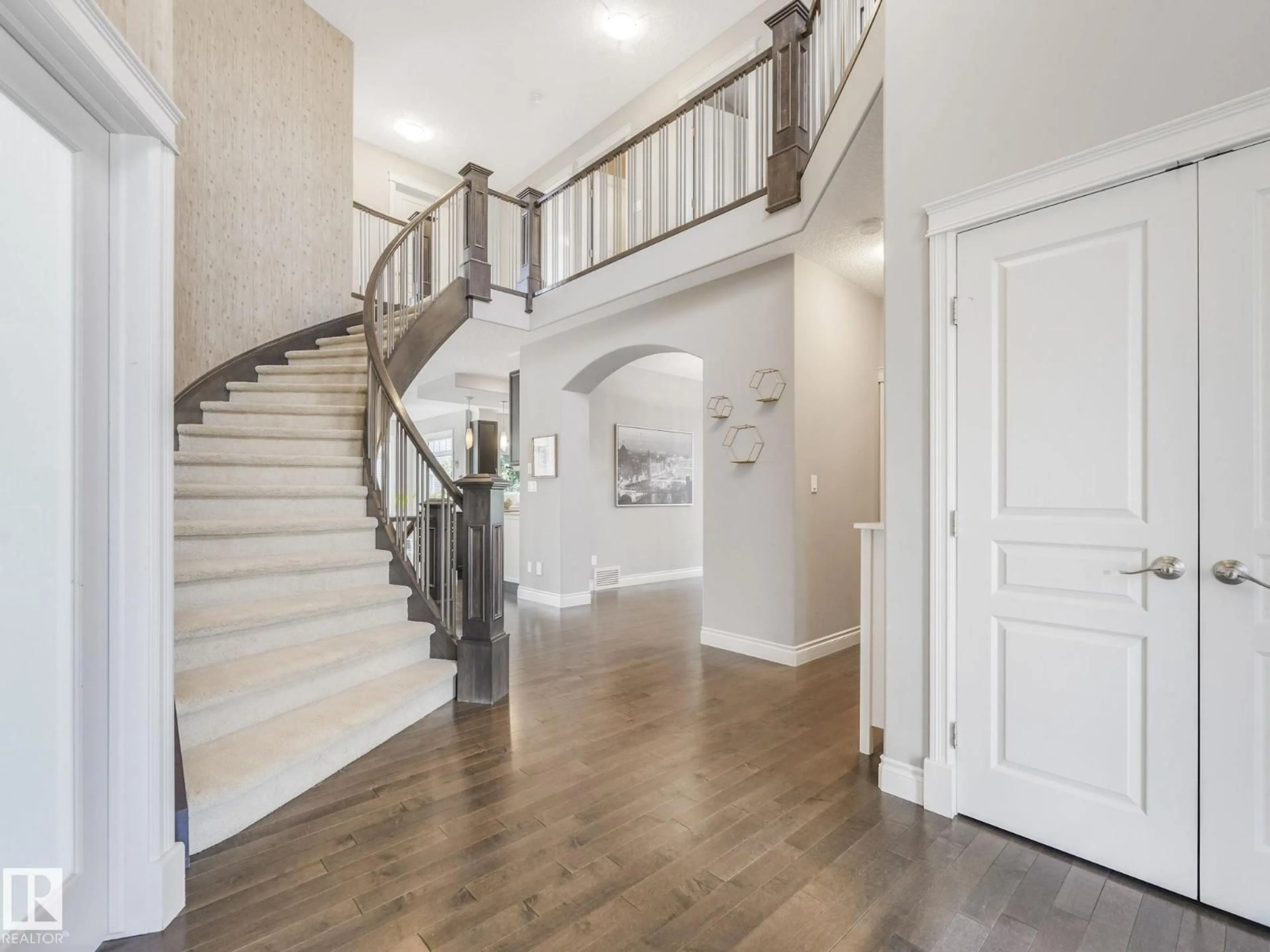 Indoor entryway for SW - 932 SUMMERSIDE LI, Edmonton Alberta T6X1B2