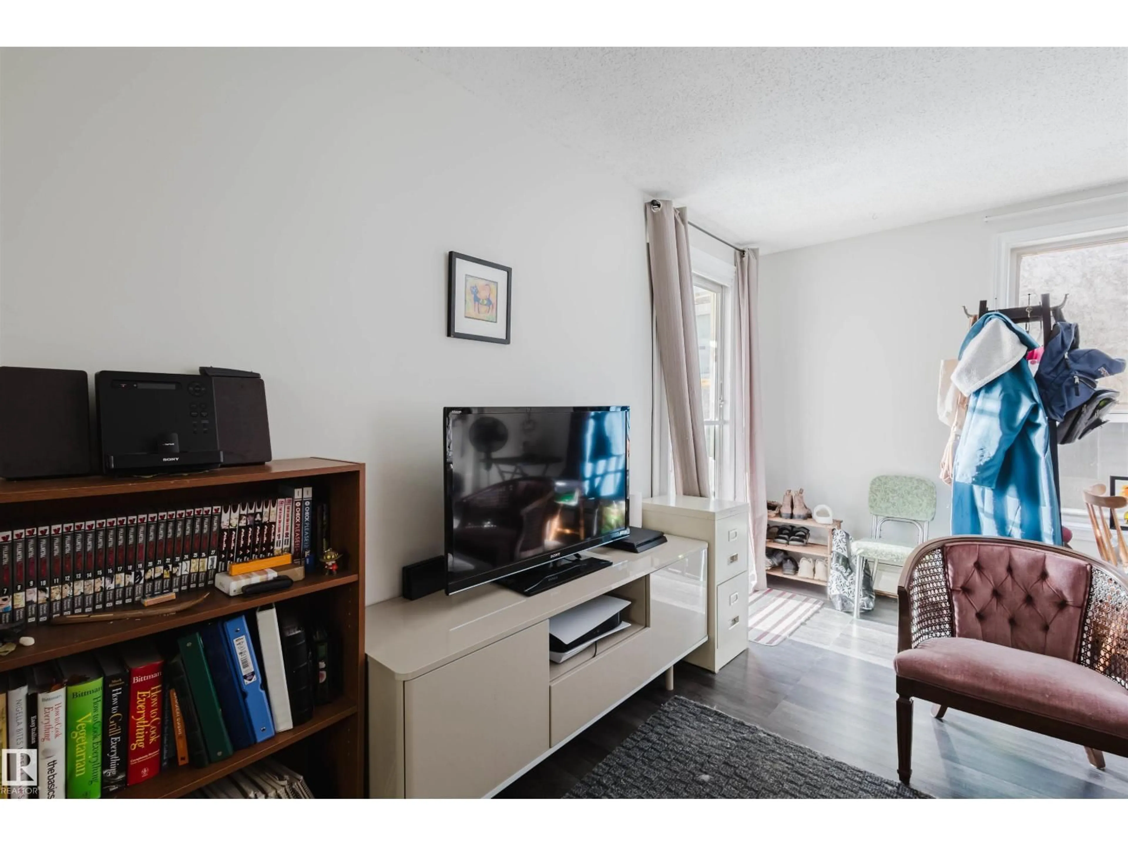 Unknown for 10831 80 AV, Edmonton Alberta T6E1V9