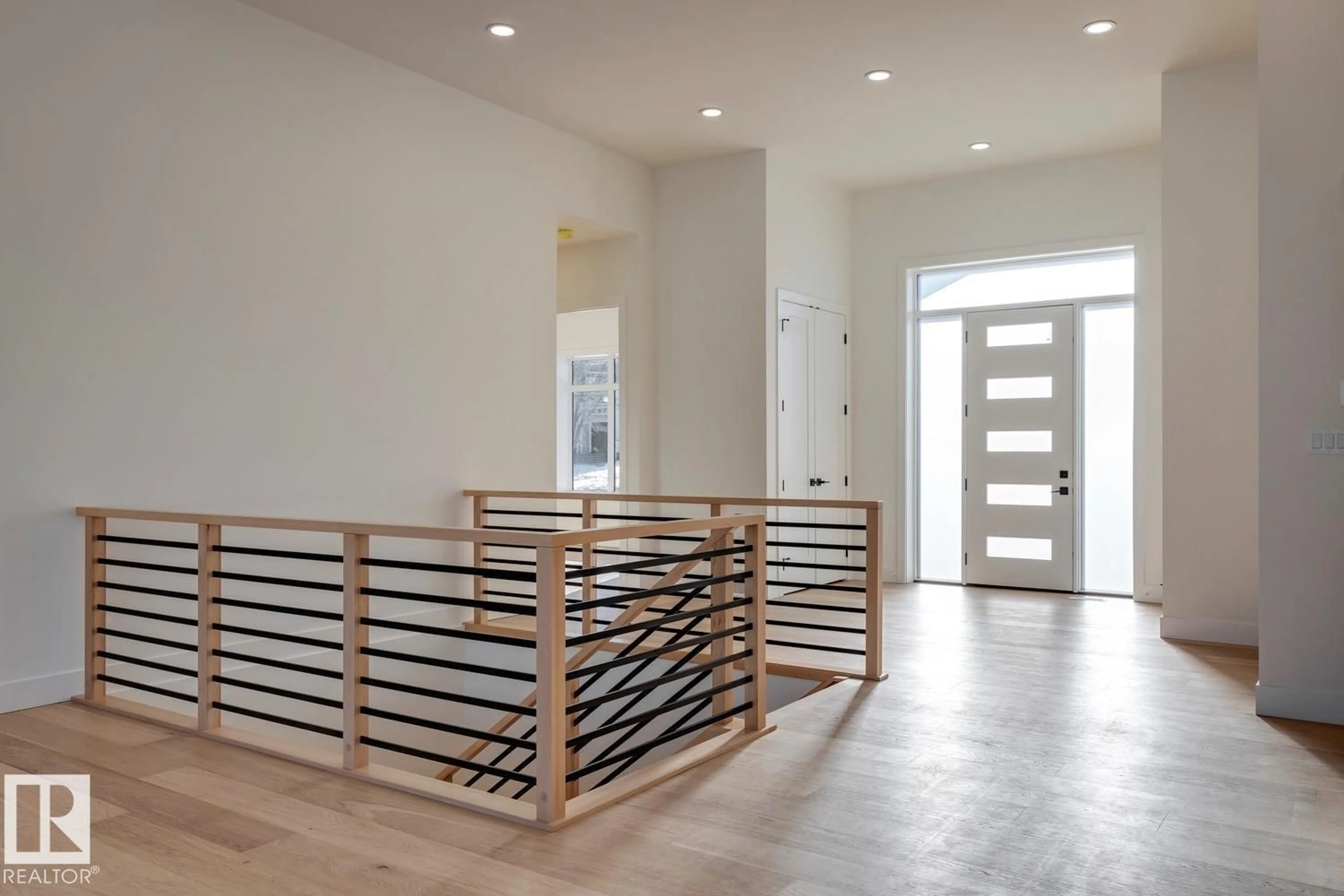 Indoor entryway for 15 PINNACLE KY, Rural Sturgeon County Alberta T8T0B5