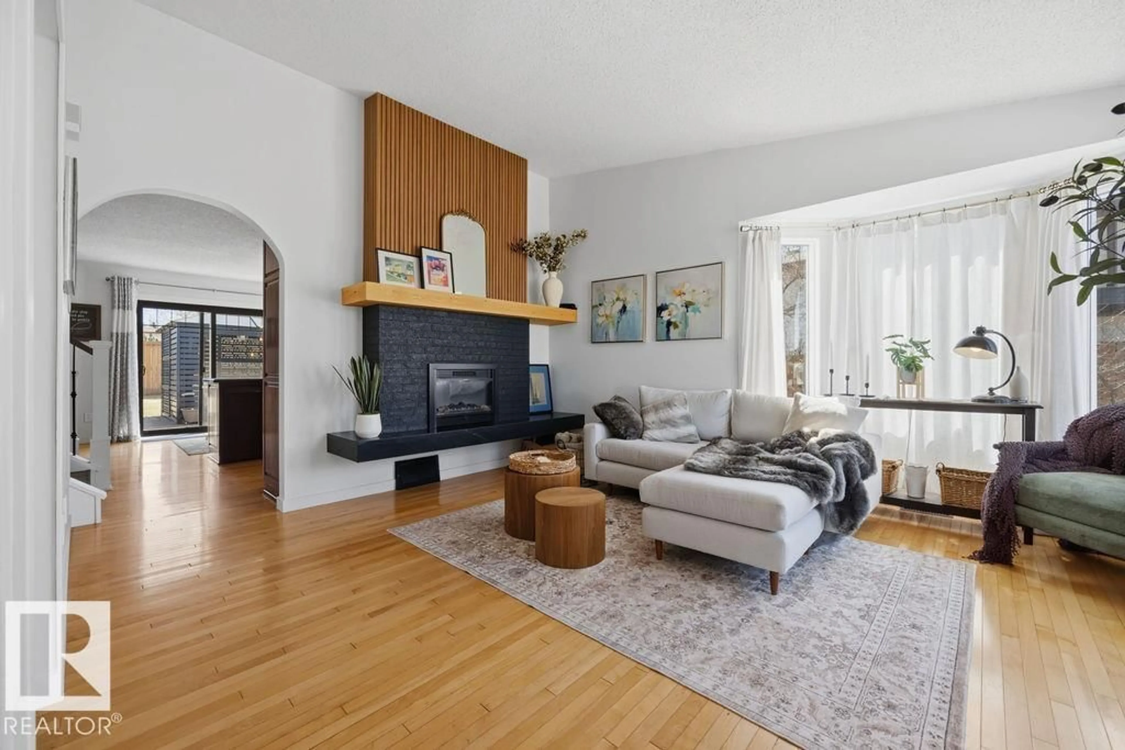 Living room with furniture, unknown for 5 DEACON PL, Sherwood Park Alberta T8H1M9