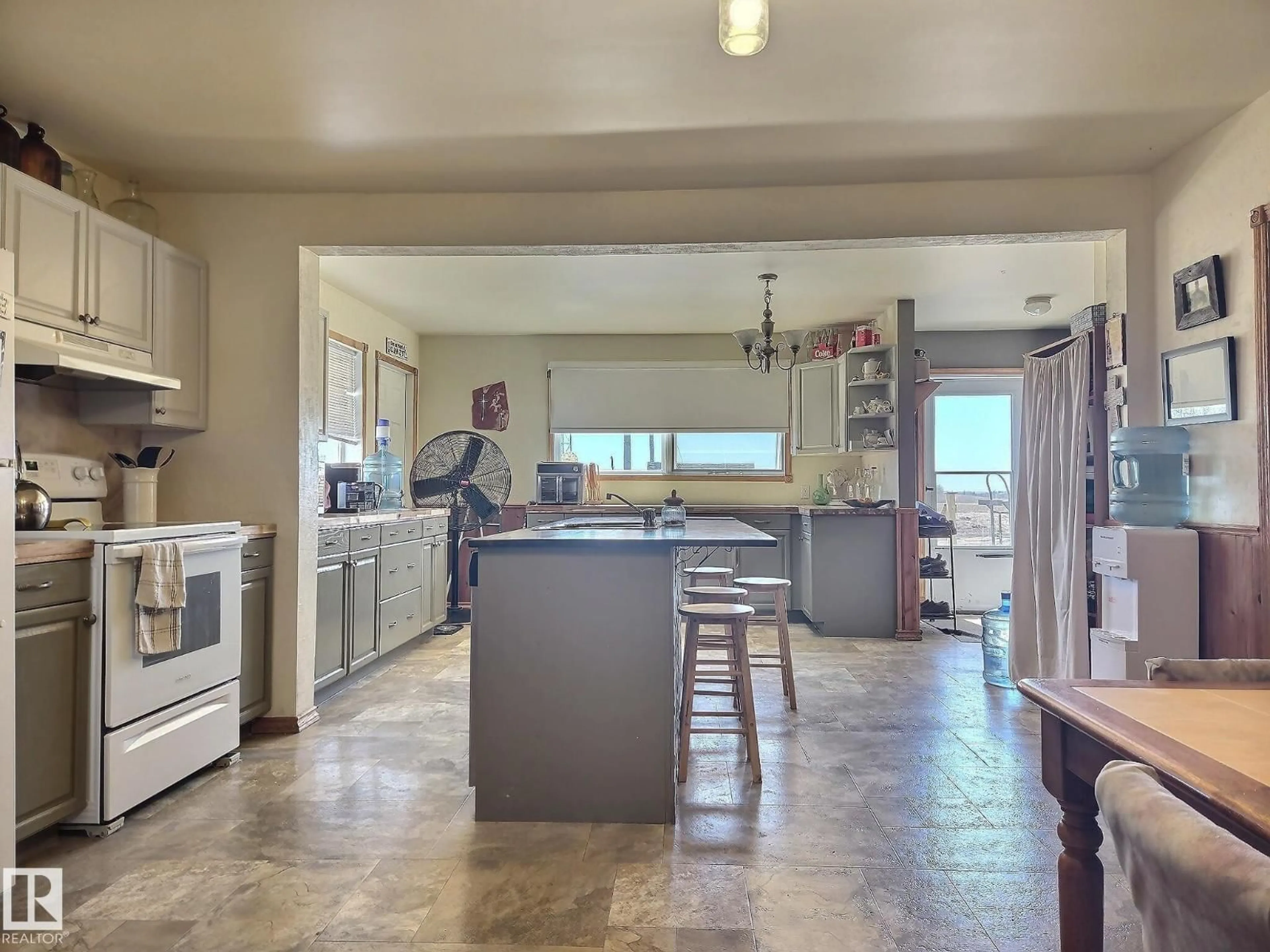 Open concept kitchen, ceramic/tile floor for 10317 HIGHWAY 29, Rural St. Paul County Alberta T0A3A0