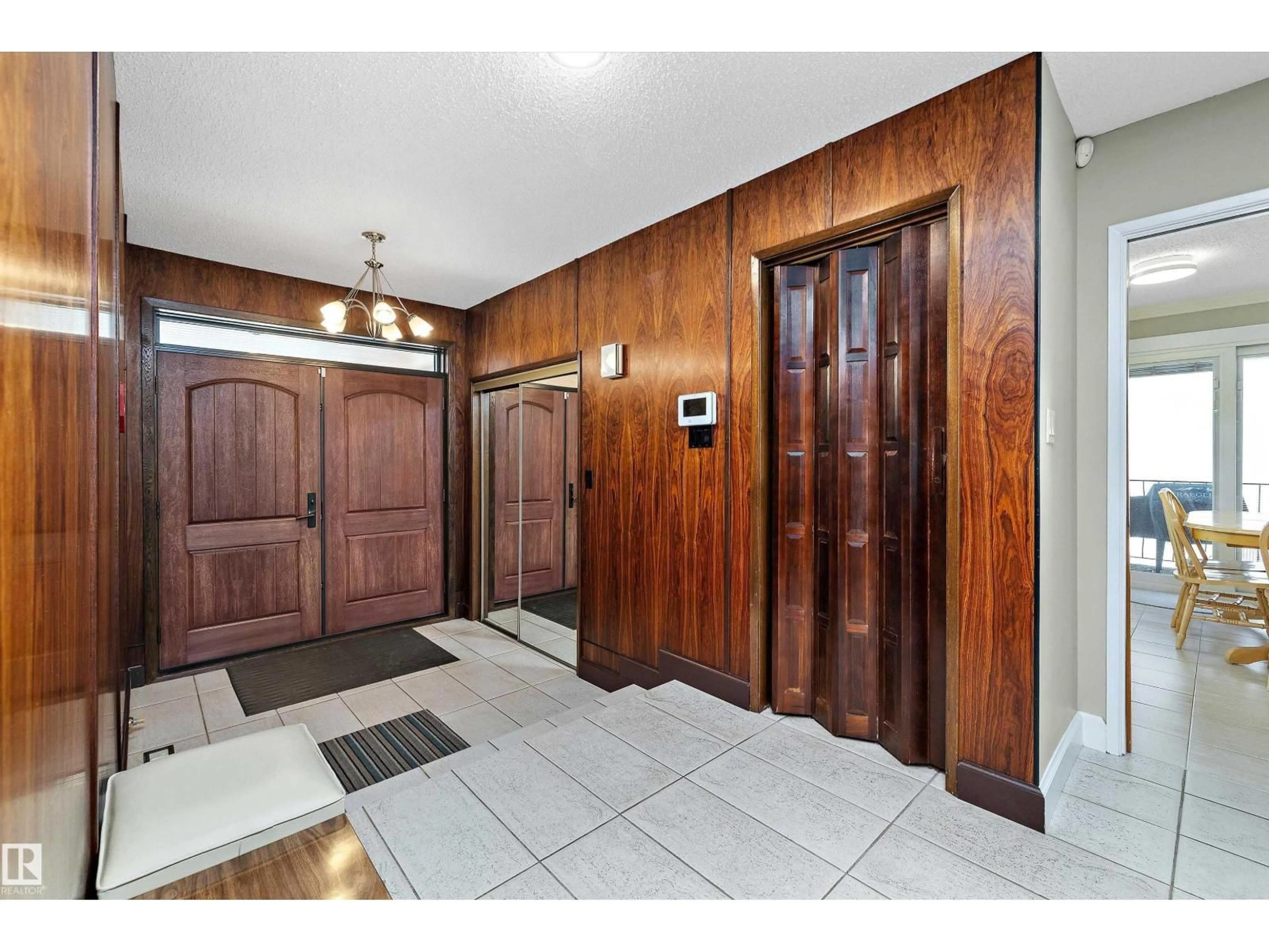 Indoor foyer for 227 WESTRIDGE RD, Edmonton Alberta T5T1B9
