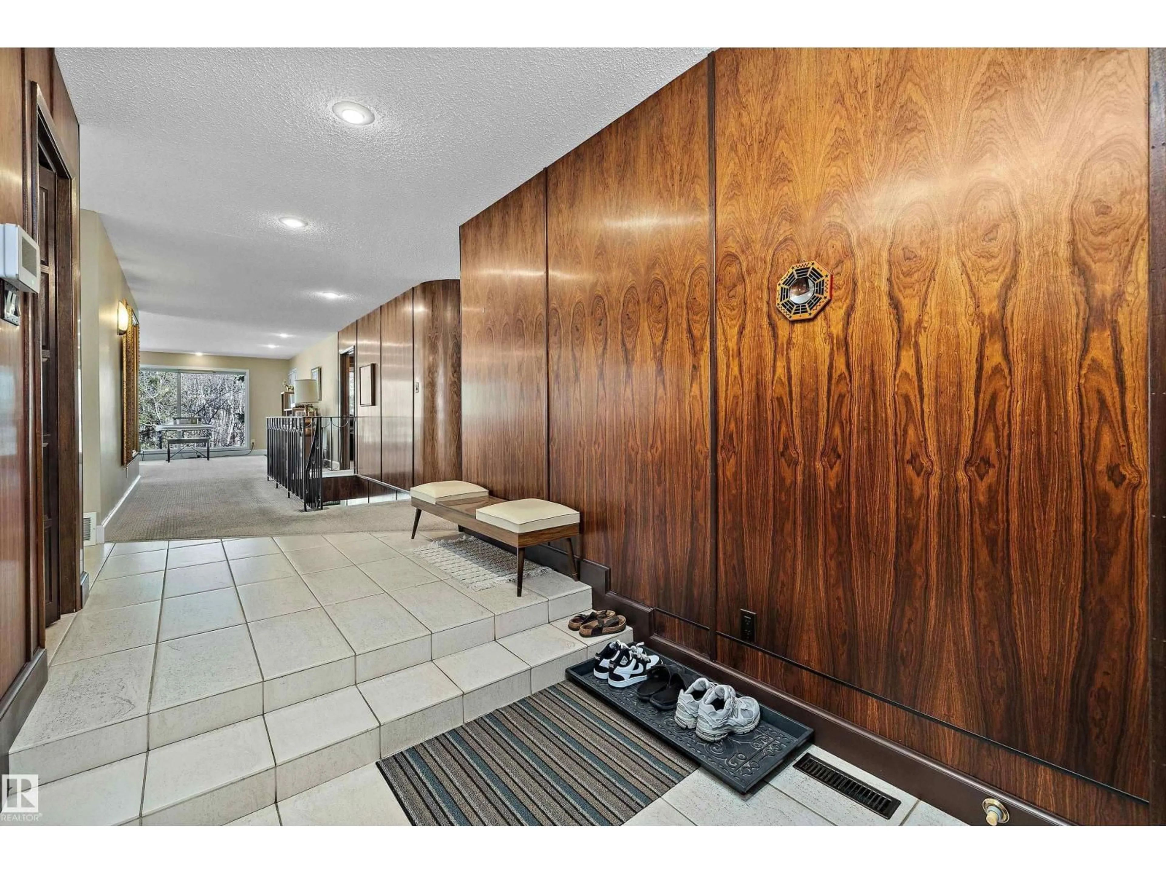Indoor foyer for 227 WESTRIDGE RD, Edmonton Alberta T5T1B9