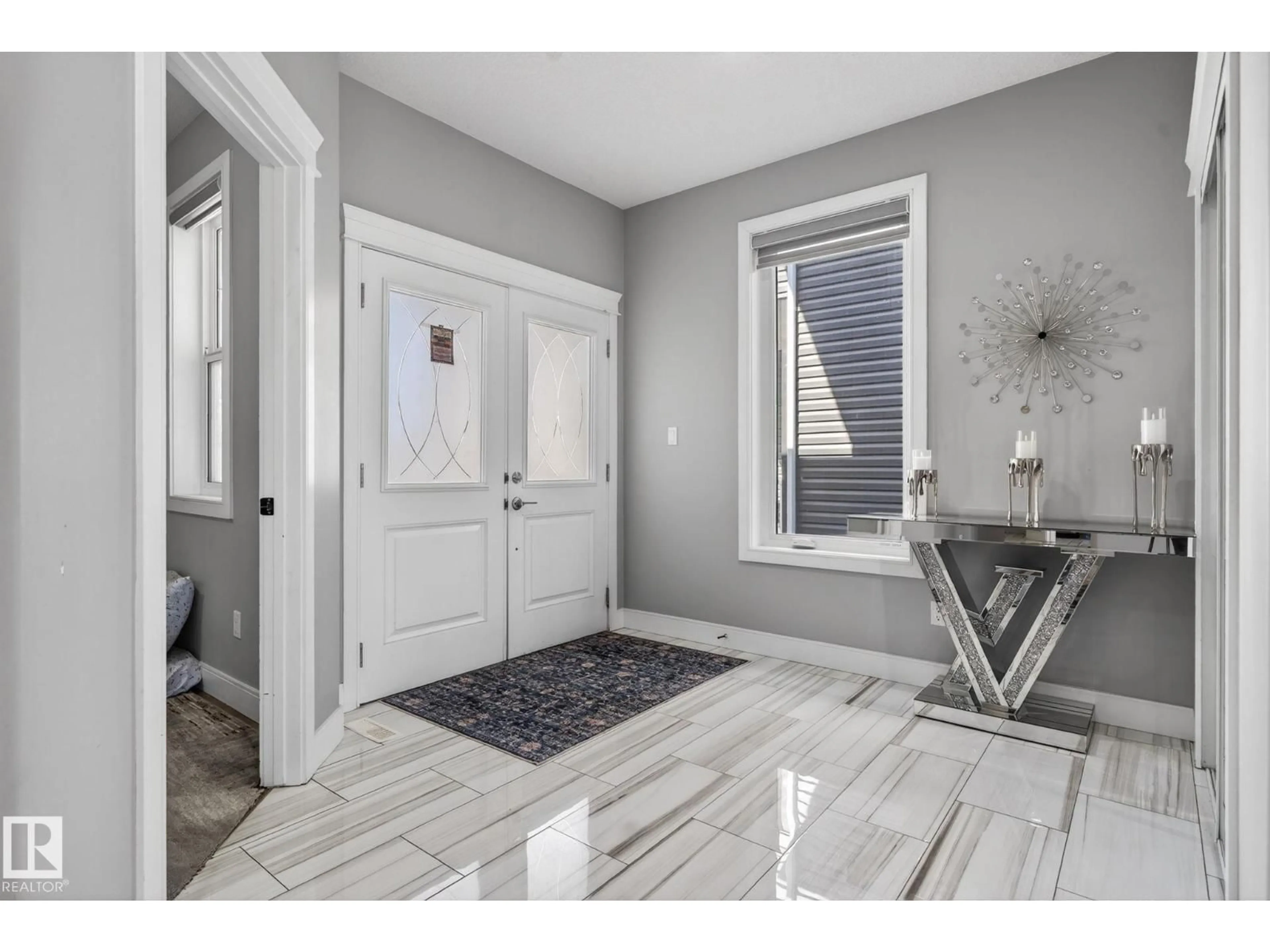 Indoor entryway for 872 EBBERS CR, Edmonton Alberta T5Y3V1