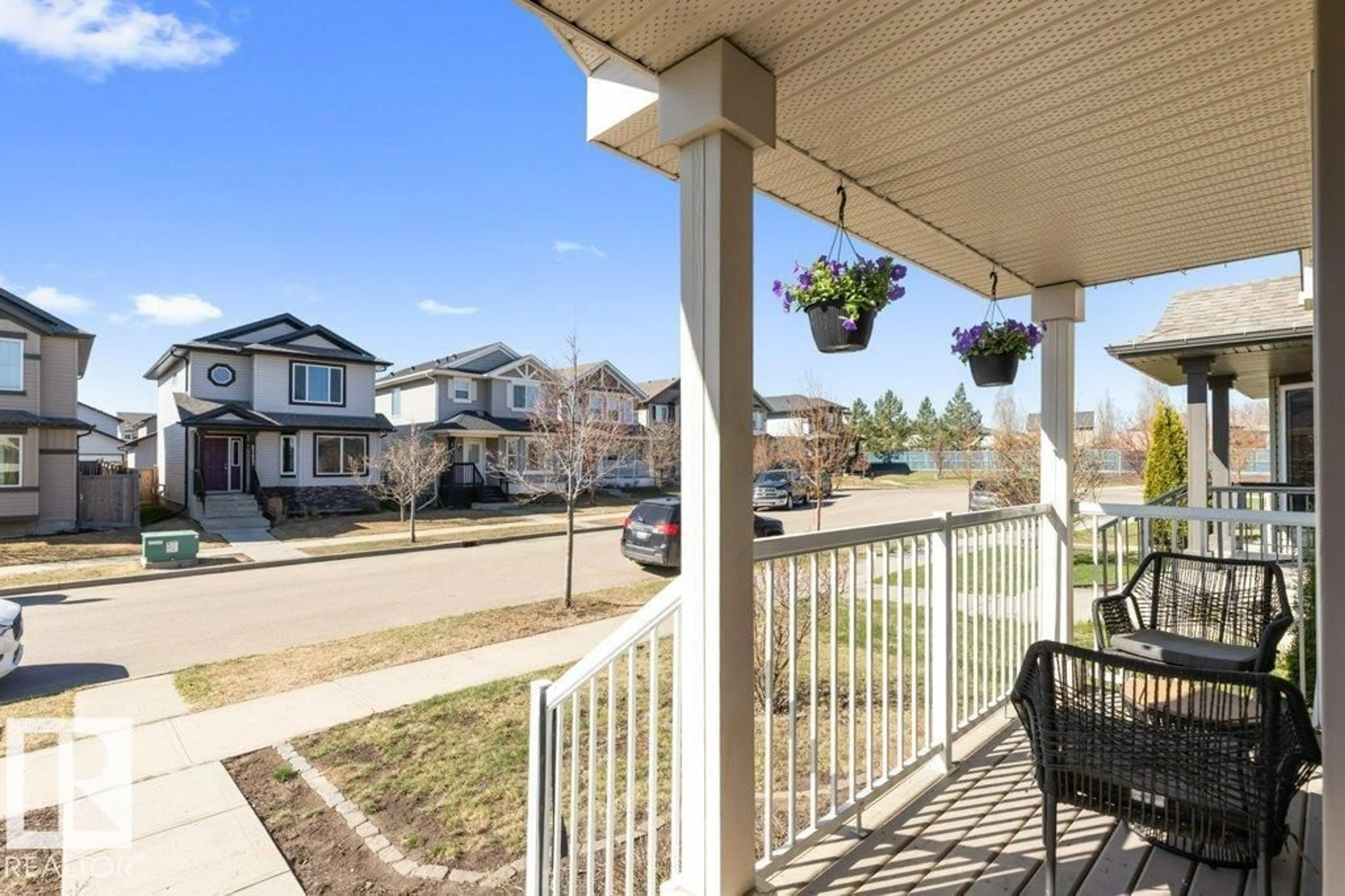 Patio, unknown for 21414 94A AV, Edmonton Alberta T5T4E3