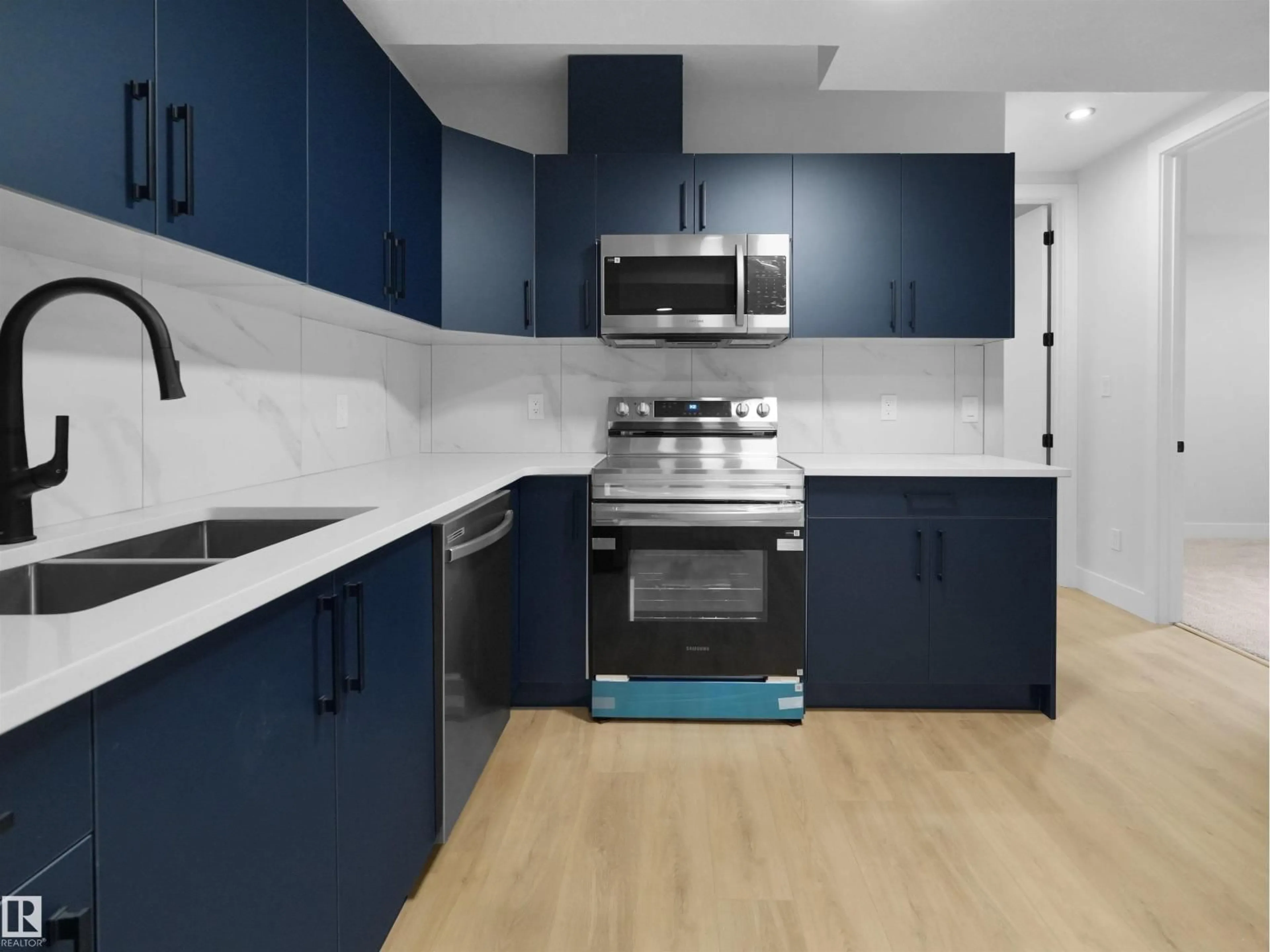 Standard kitchen, unknown for 22803 80 AV, Edmonton Alberta T5T7X8