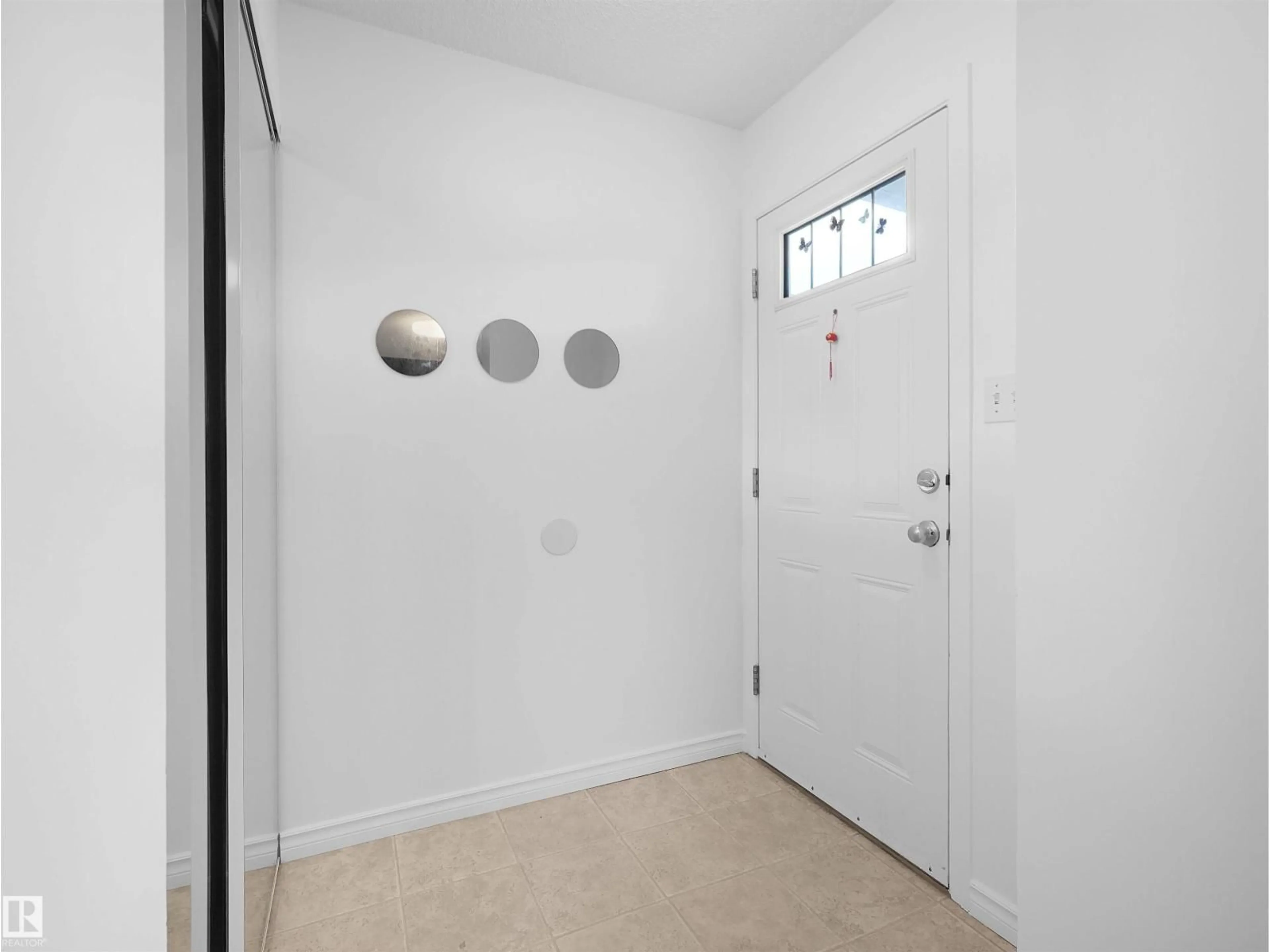 Indoor entryway for NW - 16483A 115 ST, Edmonton Alberta T5X5E8