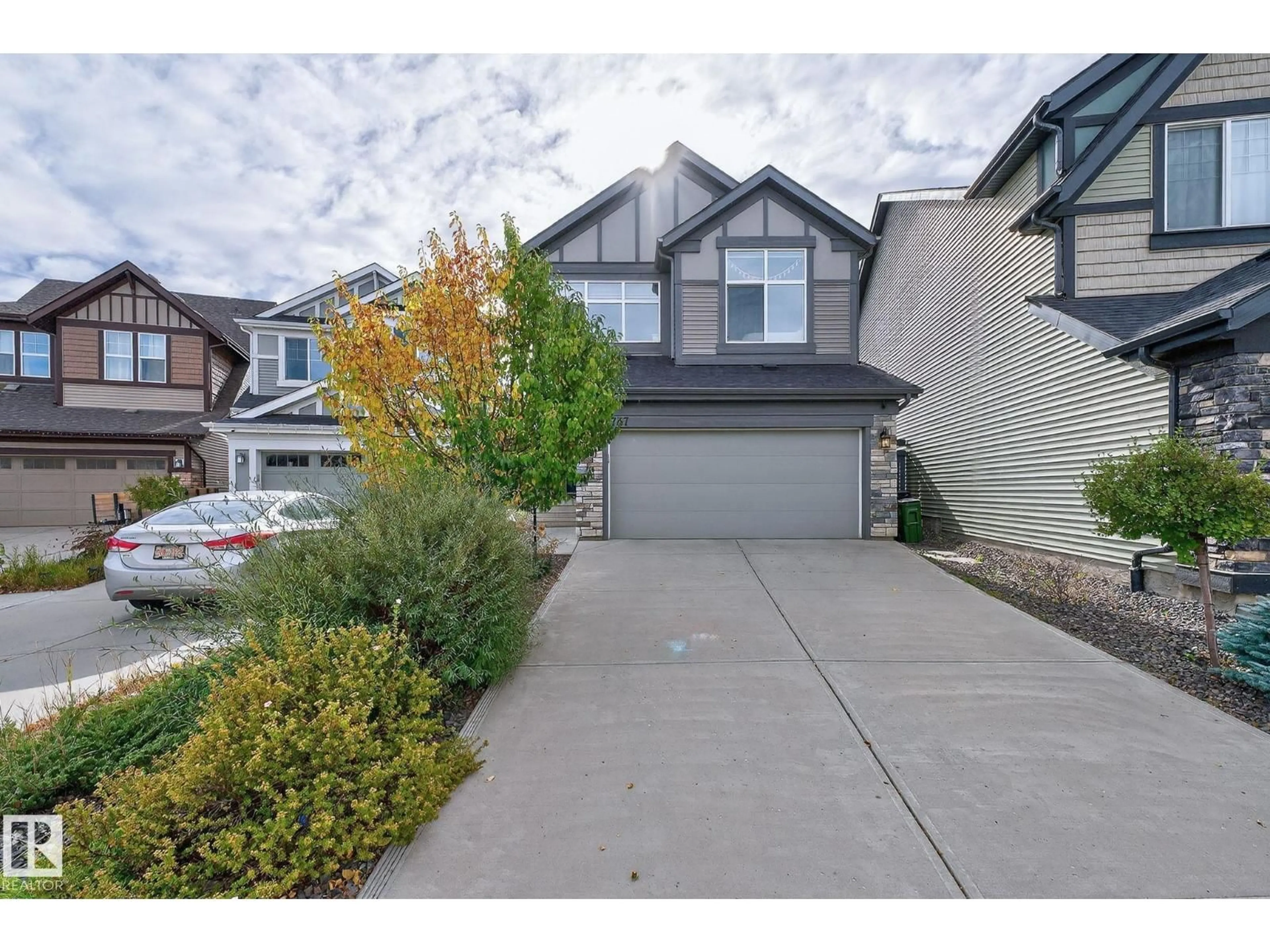 A pic from outside/outdoor area/front of a property/back of a property/a pic from drone, street for 1737 DUMONT CRESCENT, Edmonton Alberta T6W3J2