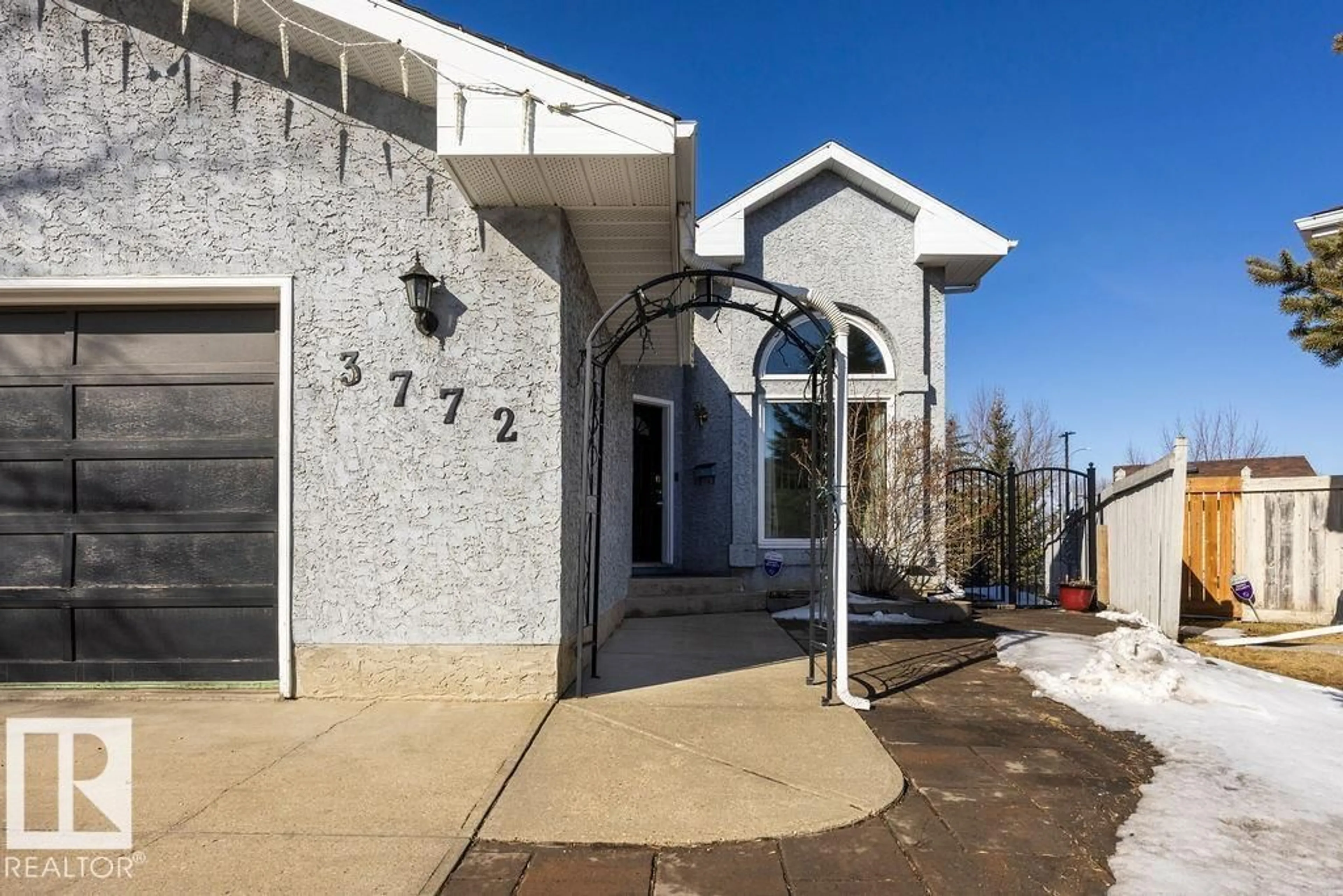 Unknown for 3772 30 ST, Edmonton Alberta T6T1H6