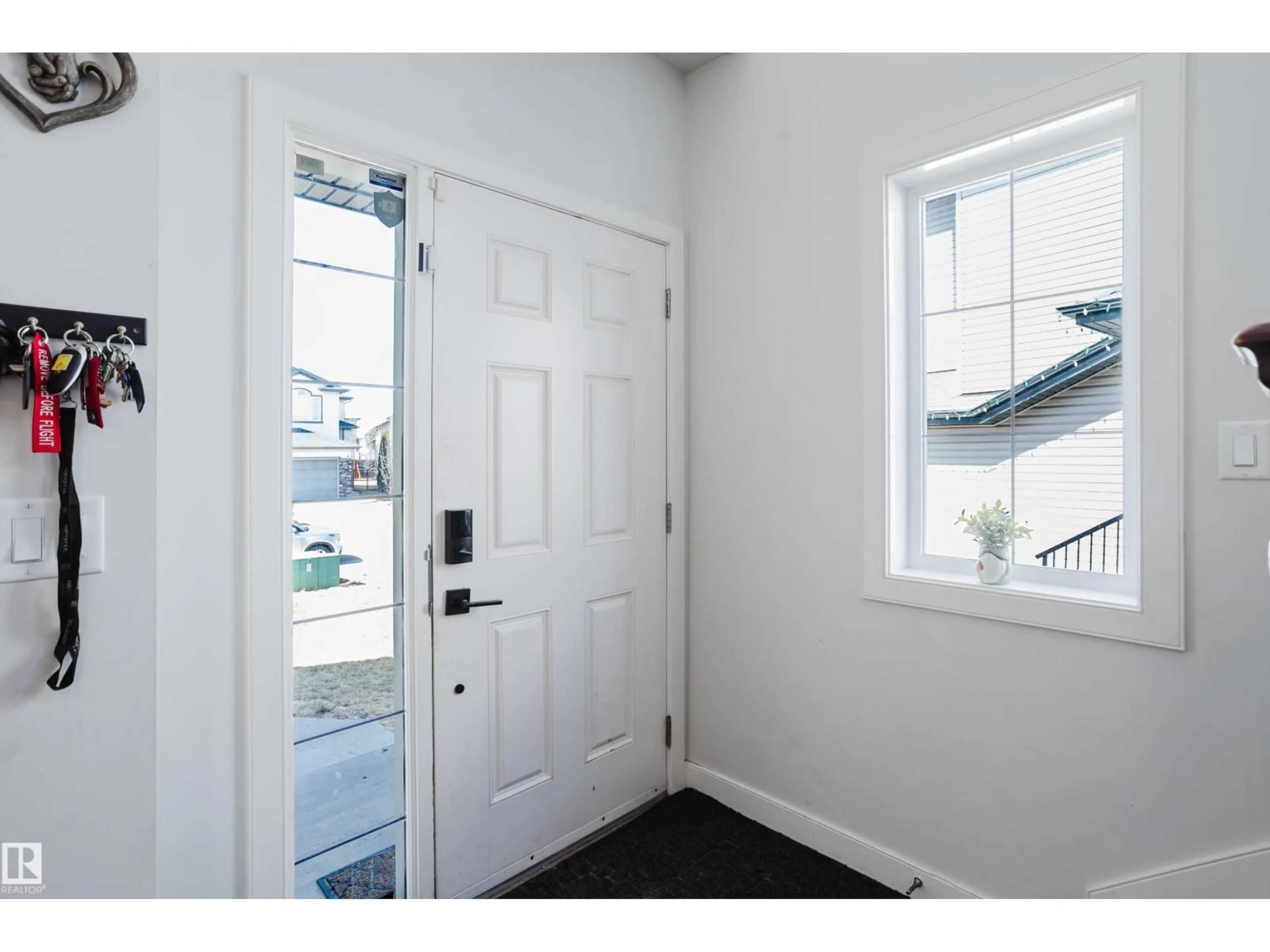 Indoor entryway for 8403 95 ST, Morinville Alberta T8R0A7