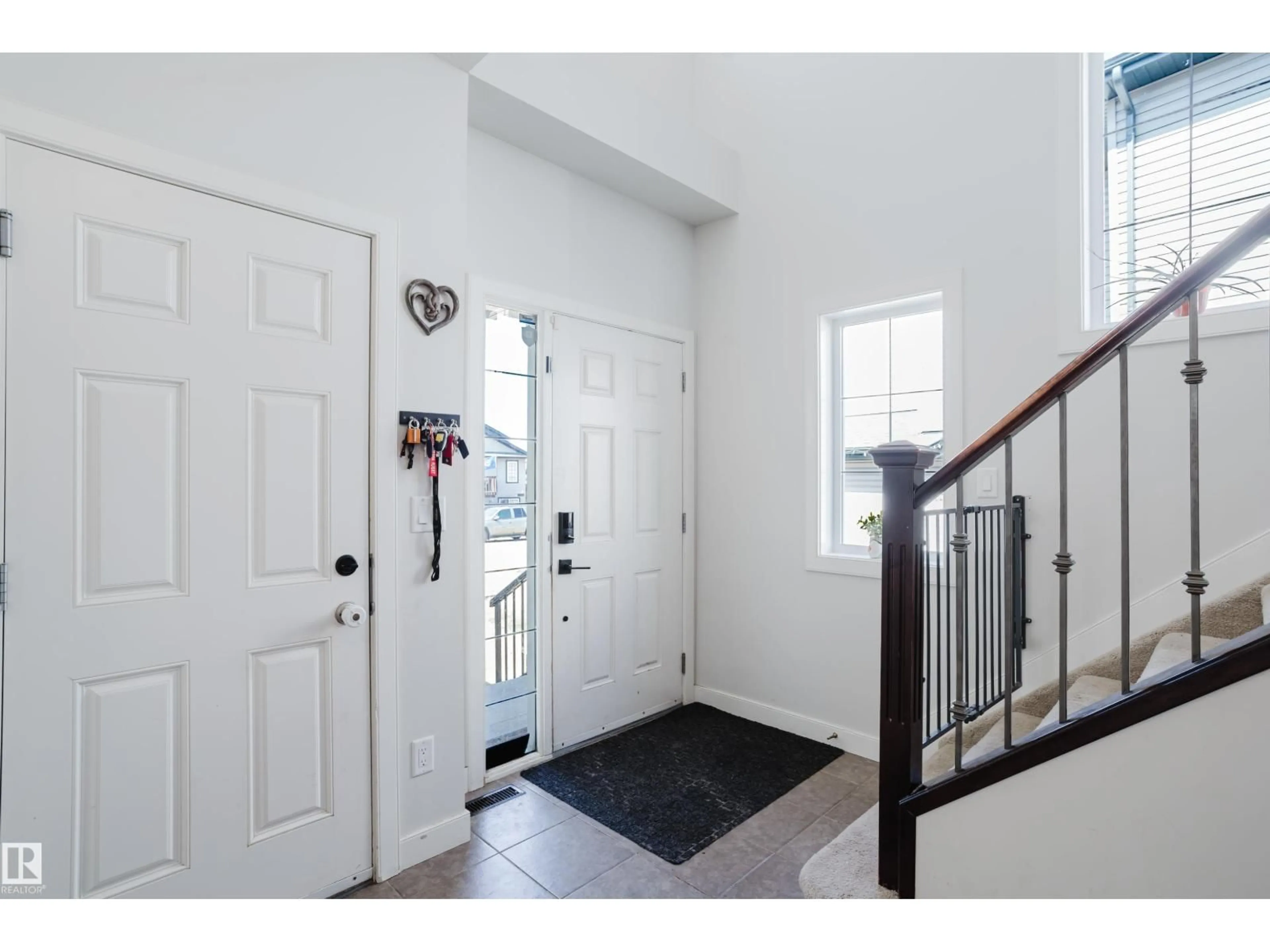Indoor entryway for 8403 95 ST, Morinville Alberta T8R0A7