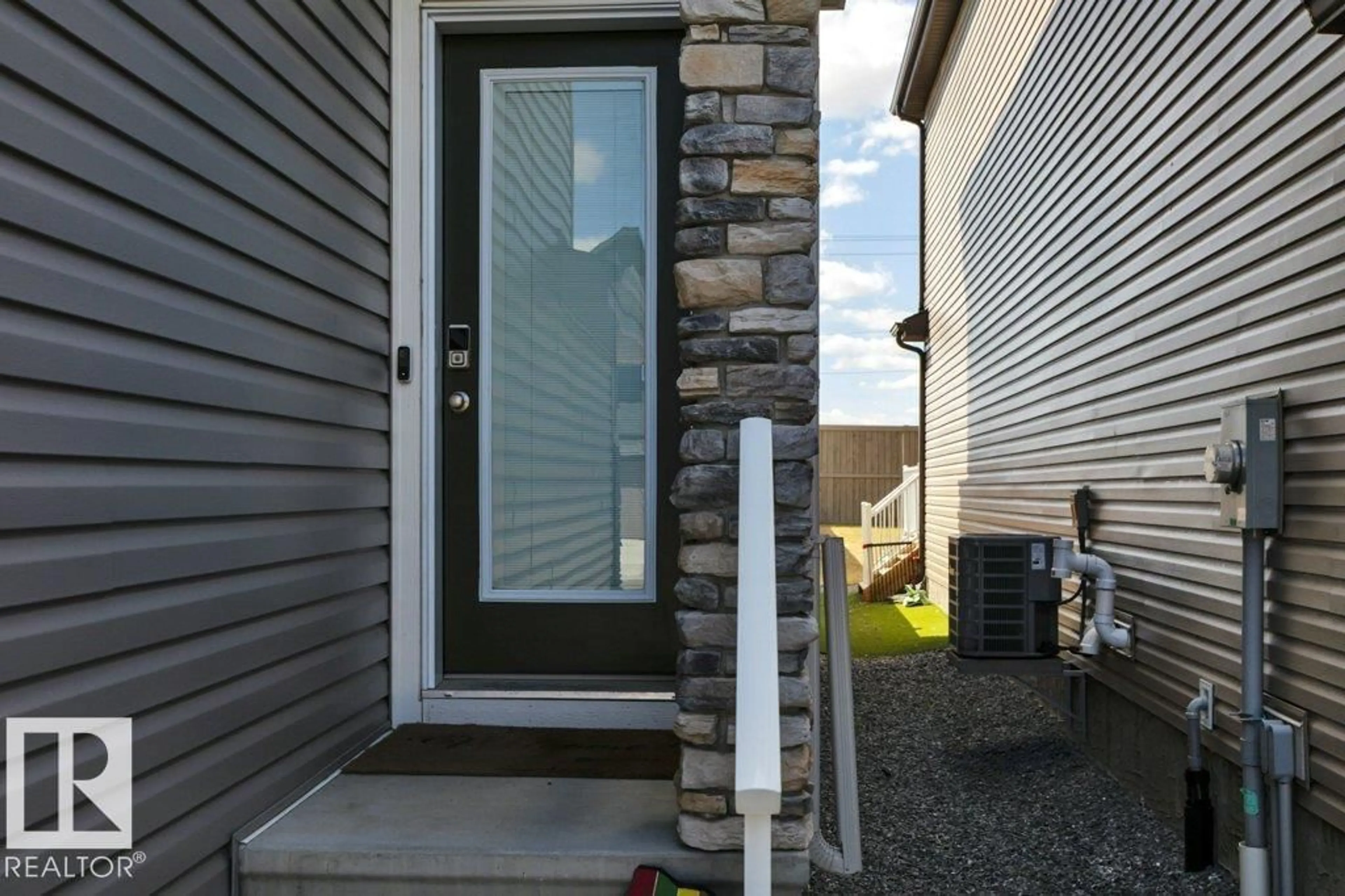 Indoor entryway for 161 LARCH CR, Leduc Alberta T9E1N3