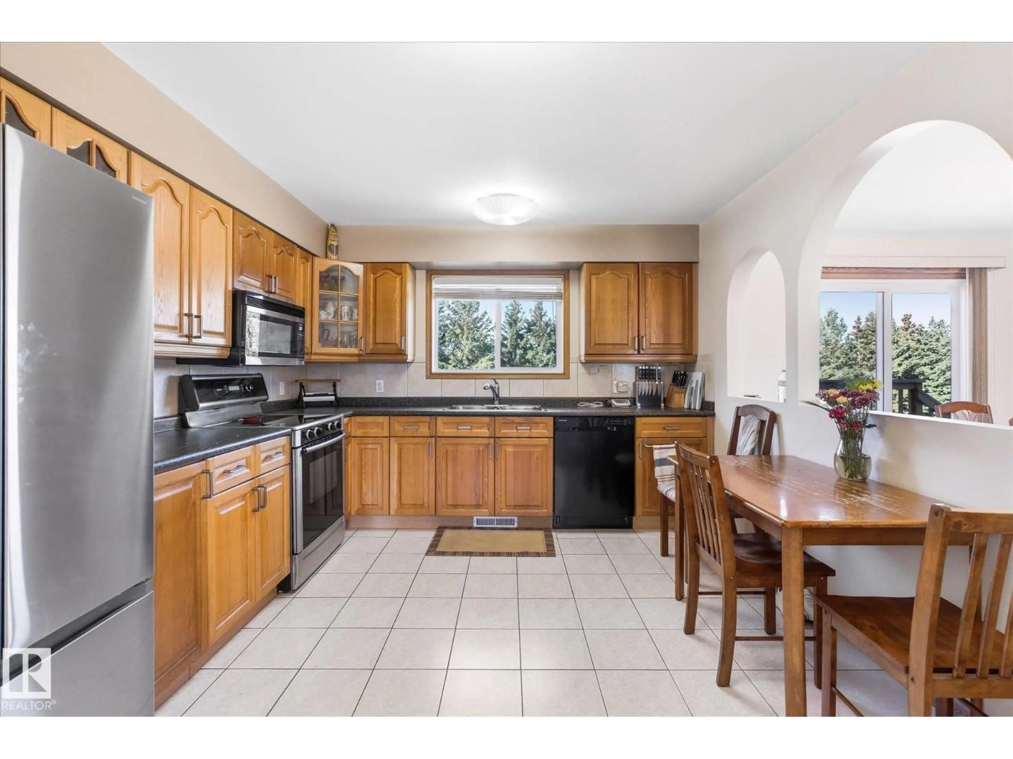 Standard kitchen, ceramic/tile floor for 15 - 52505 RGE ROAD 22, Rural Parkland County Alberta T7Y2J3