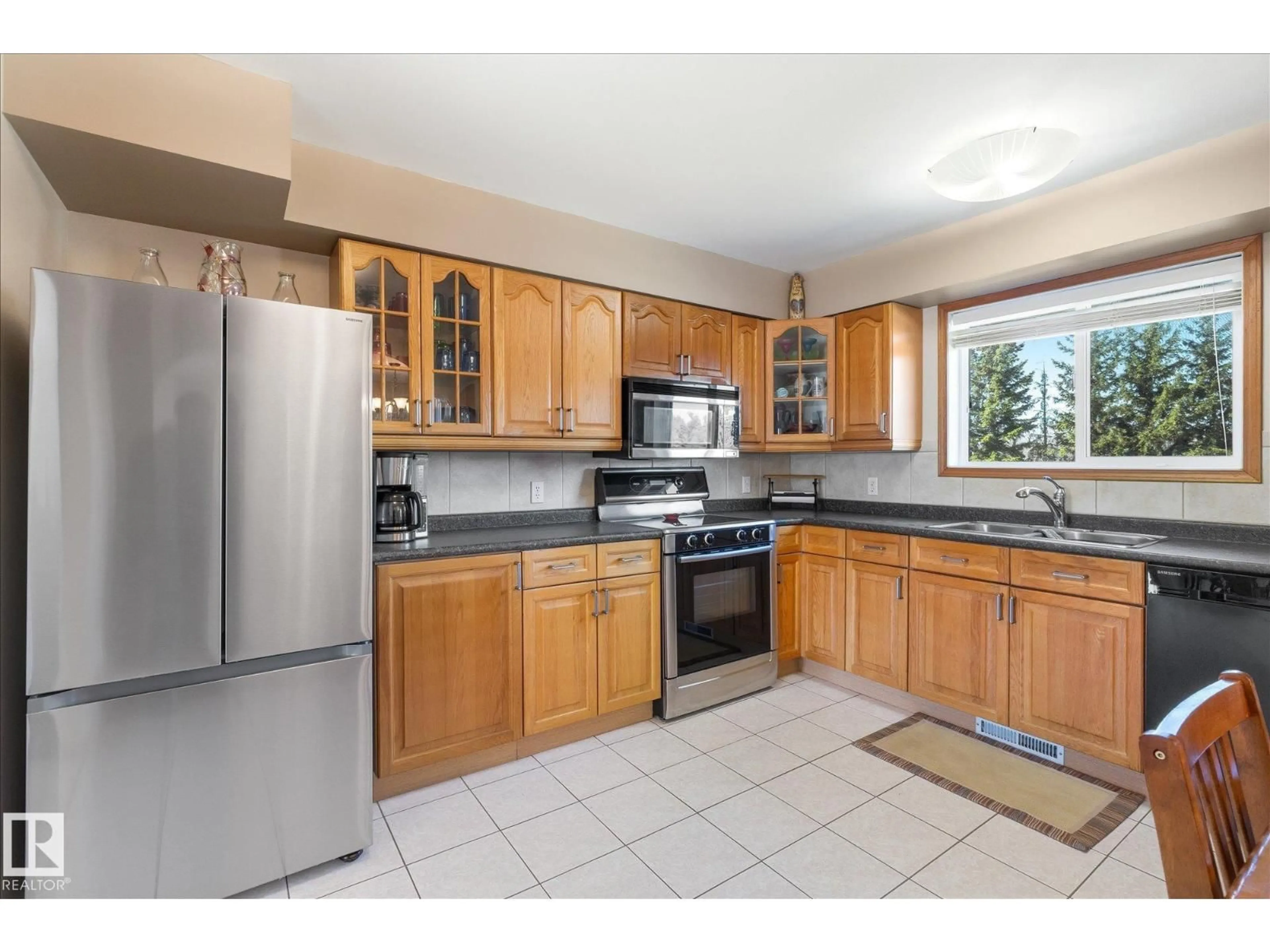 Standard kitchen, ceramic/tile floor for 15 - 52505 RGE ROAD 22, Rural Parkland County Alberta T7Y2J3