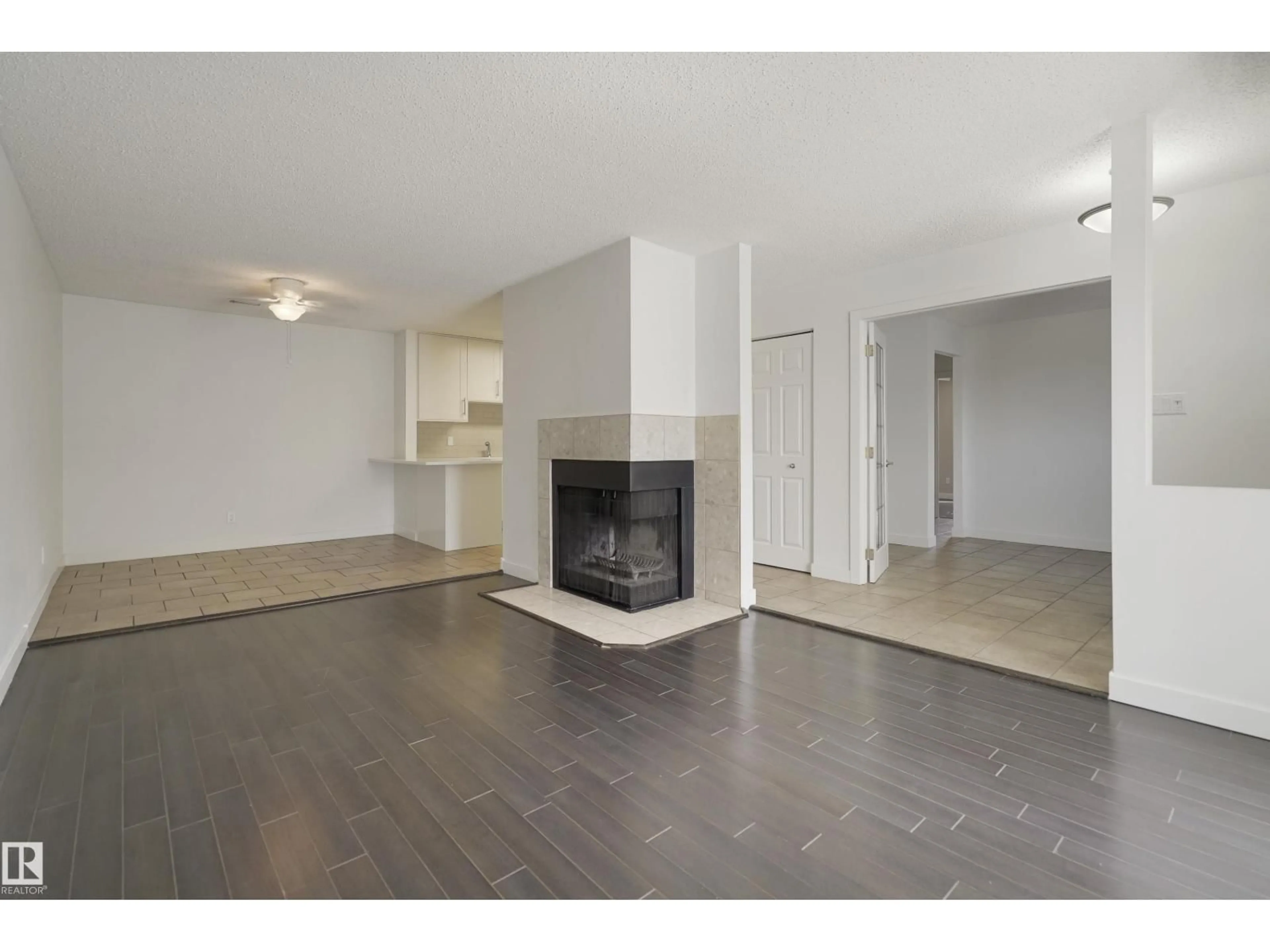 A pic of a room for #54 - 2204 118 ST, Edmonton Alberta T6J5K2