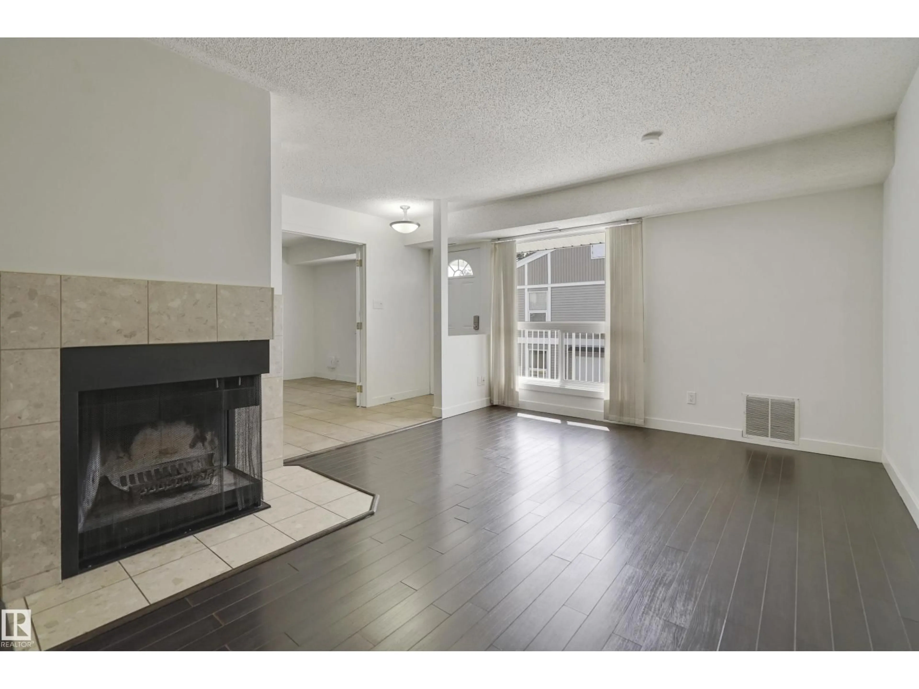 A pic of a room for #54 - 2204 118 ST, Edmonton Alberta T6J5K2