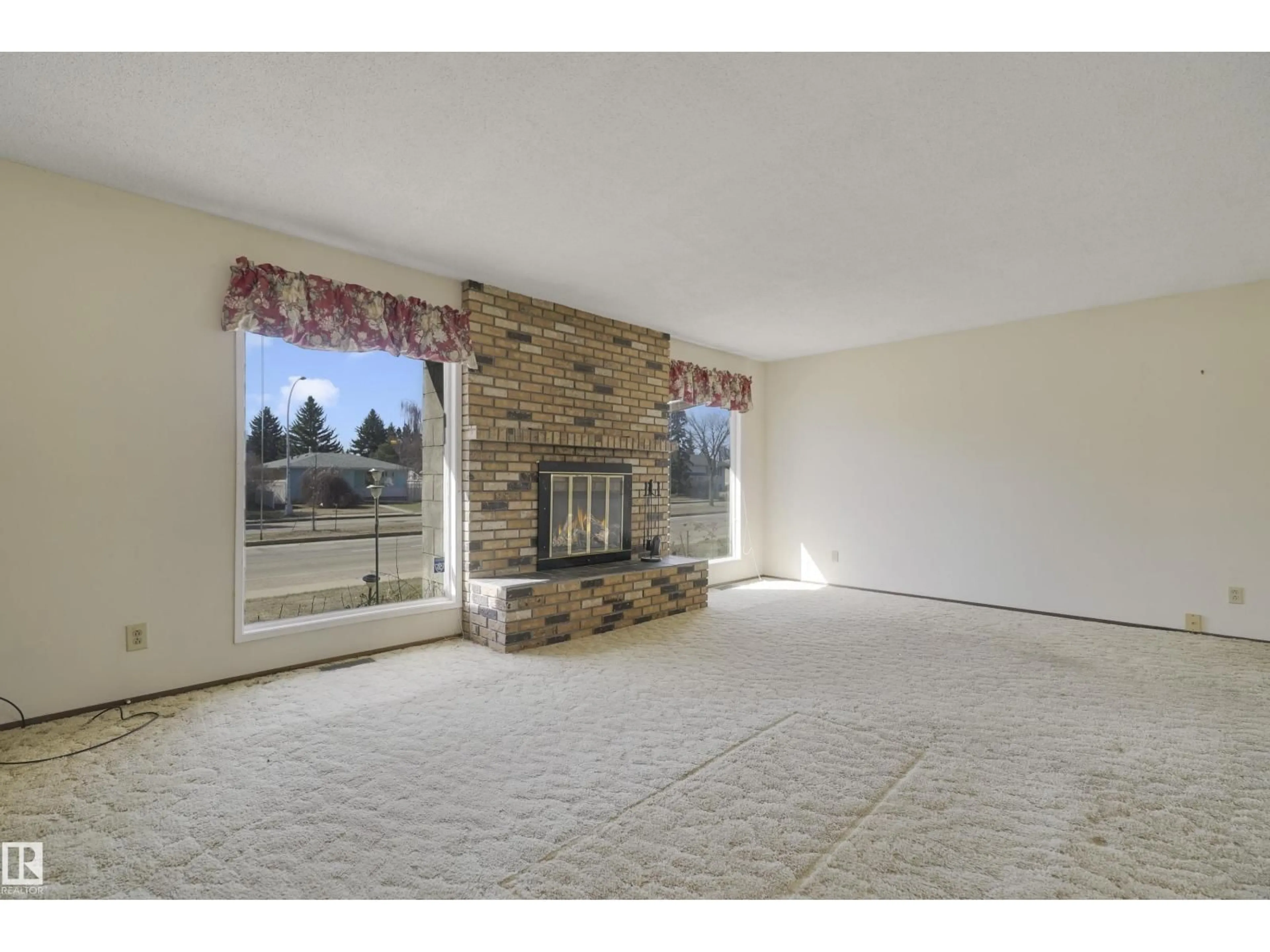 A pic of a room for 10912 40 AV, Edmonton Alberta T6J0P8