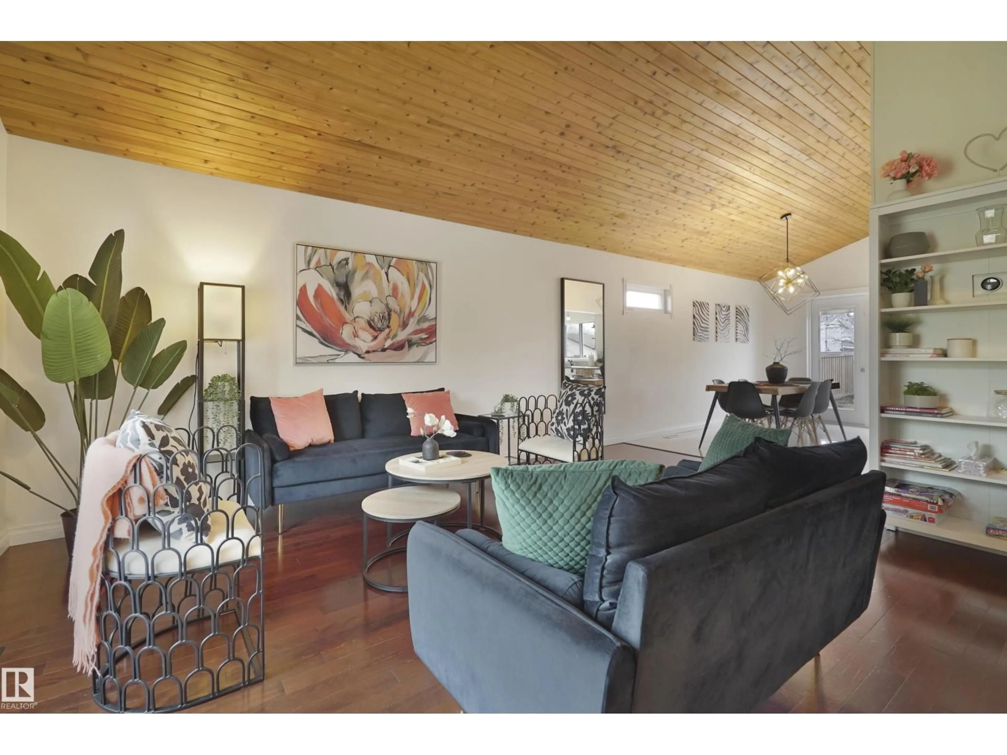Living room with furniture, wood/laminate floor for NW - 9808 187 ST, Edmonton Alberta T5T3E8