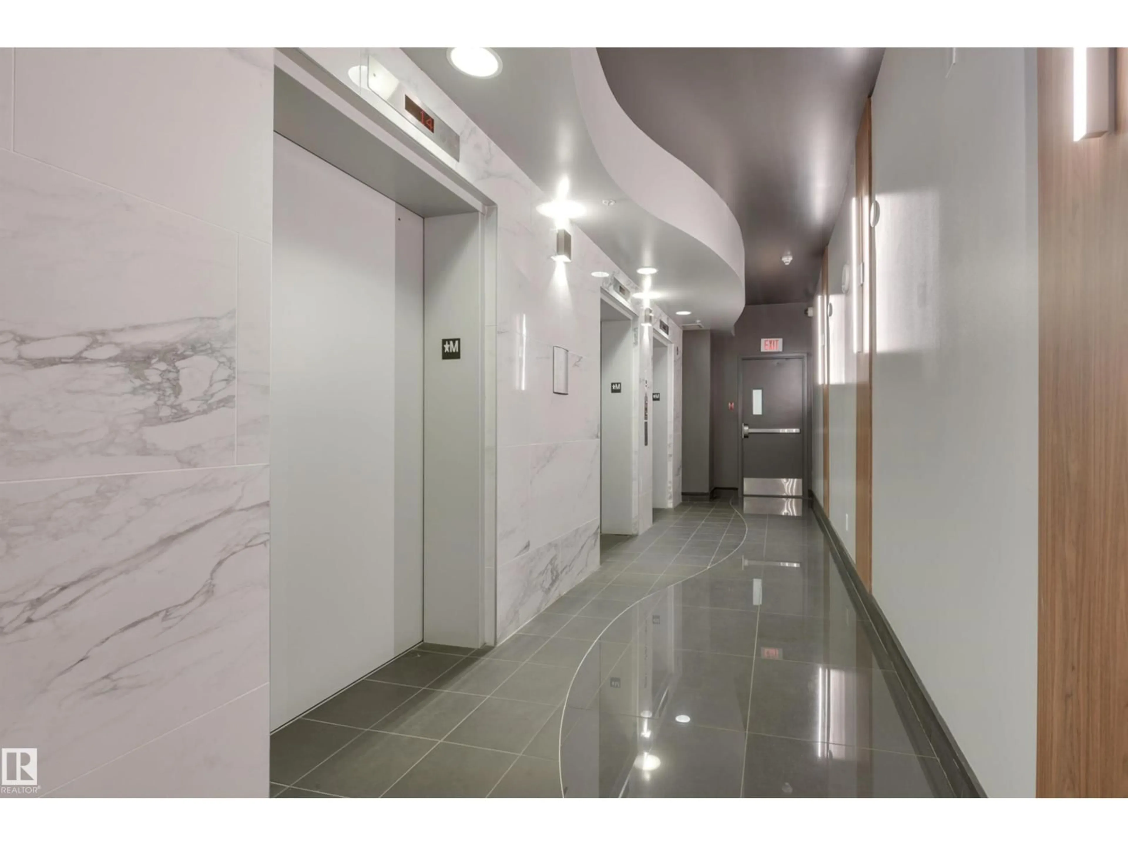 Indoor foyer for 603 - 10136 104 ST NW, Edmonton Alberta T5J0B5