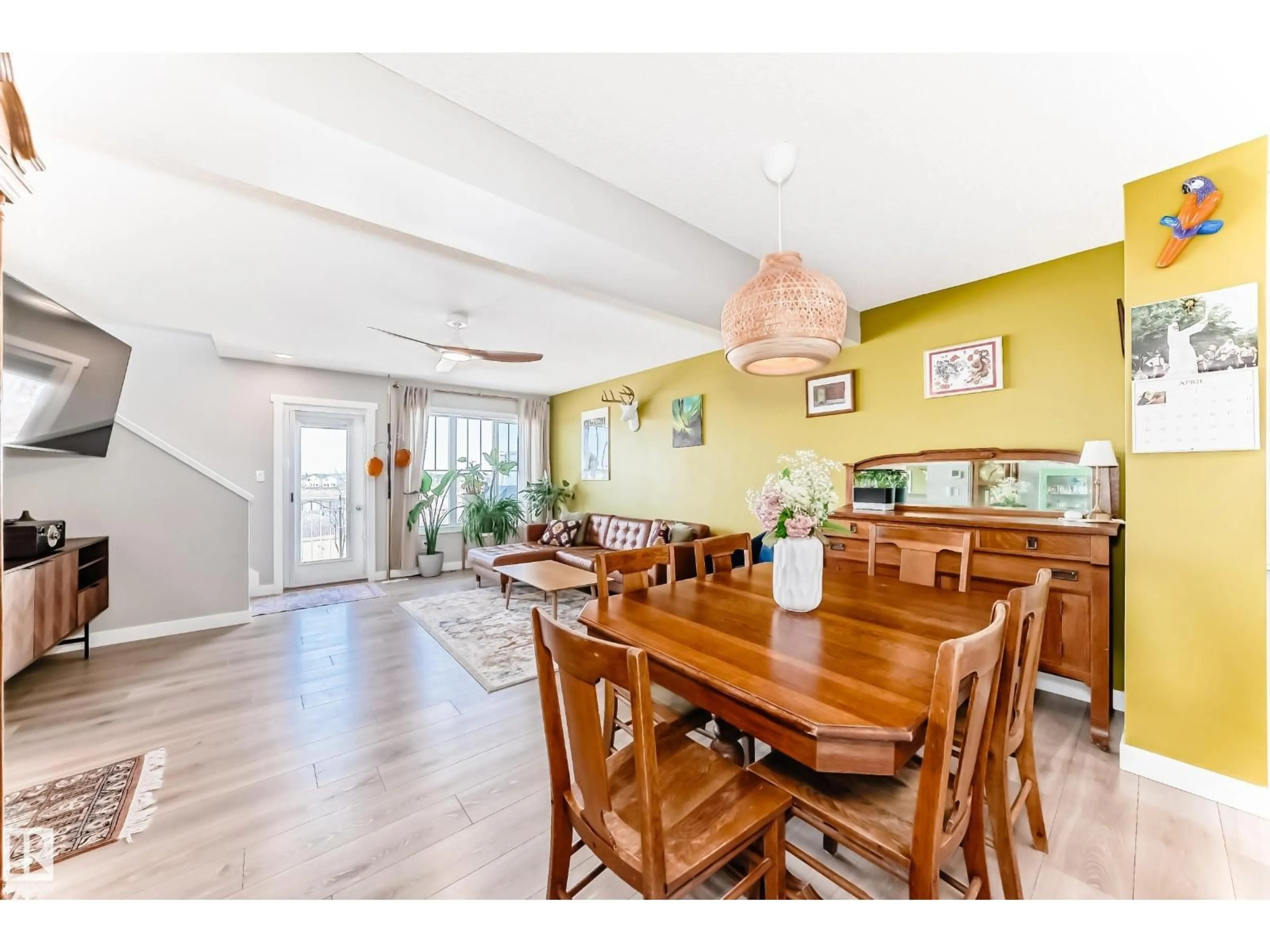 Dining room, wood/laminate floor for #39 - 17832 78 ST, Edmonton Alberta T5Z0P7