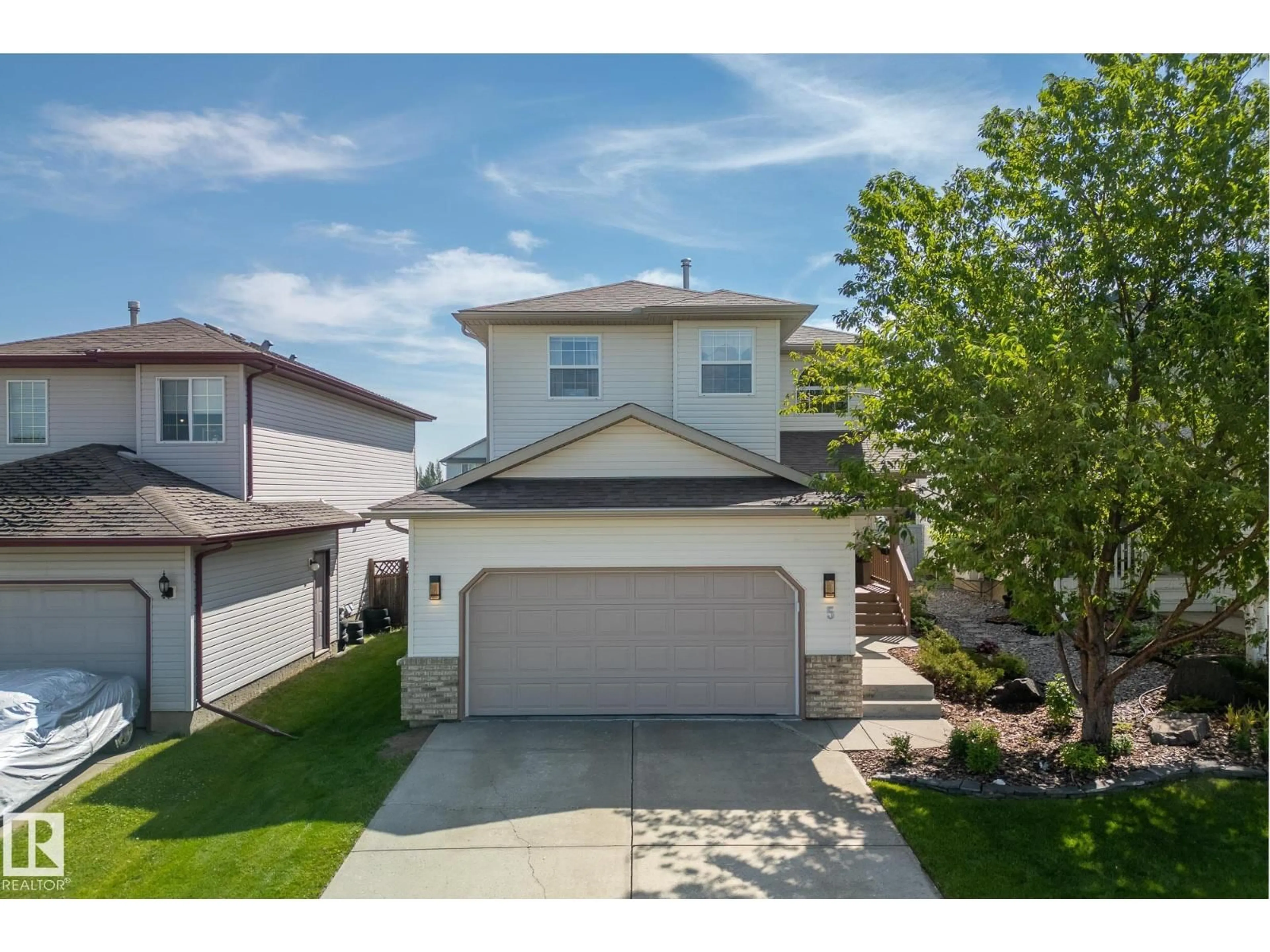 A pic from outside/outdoor area/front of a property/back of a property/a pic from drone, street for 5 FOXBORO TC, Sherwood Park Alberta T8A6C1