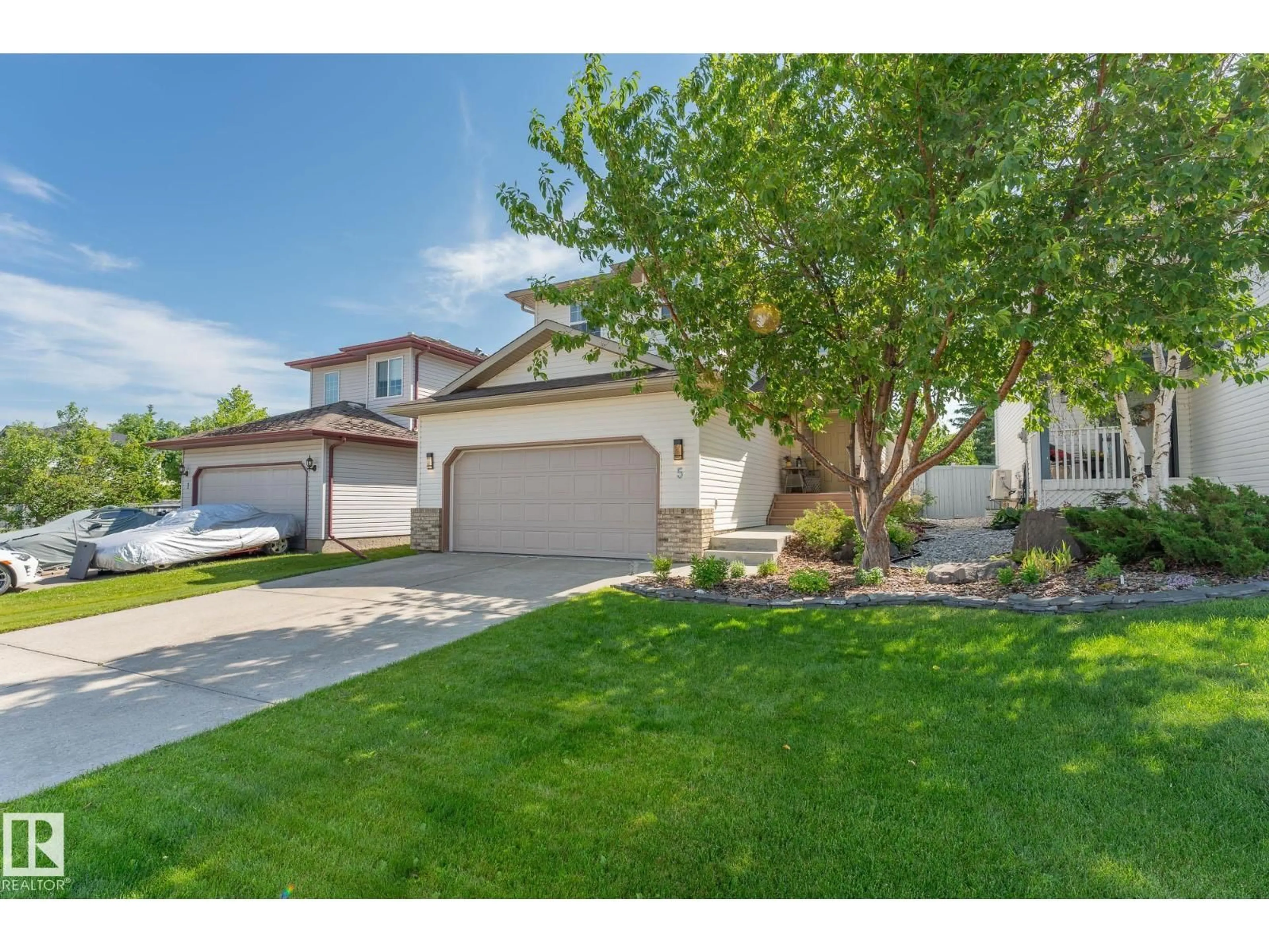 A pic from outside/outdoor area/front of a property/back of a property/a pic from drone, street for 5 FOXBORO TC, Sherwood Park Alberta T8A6C1