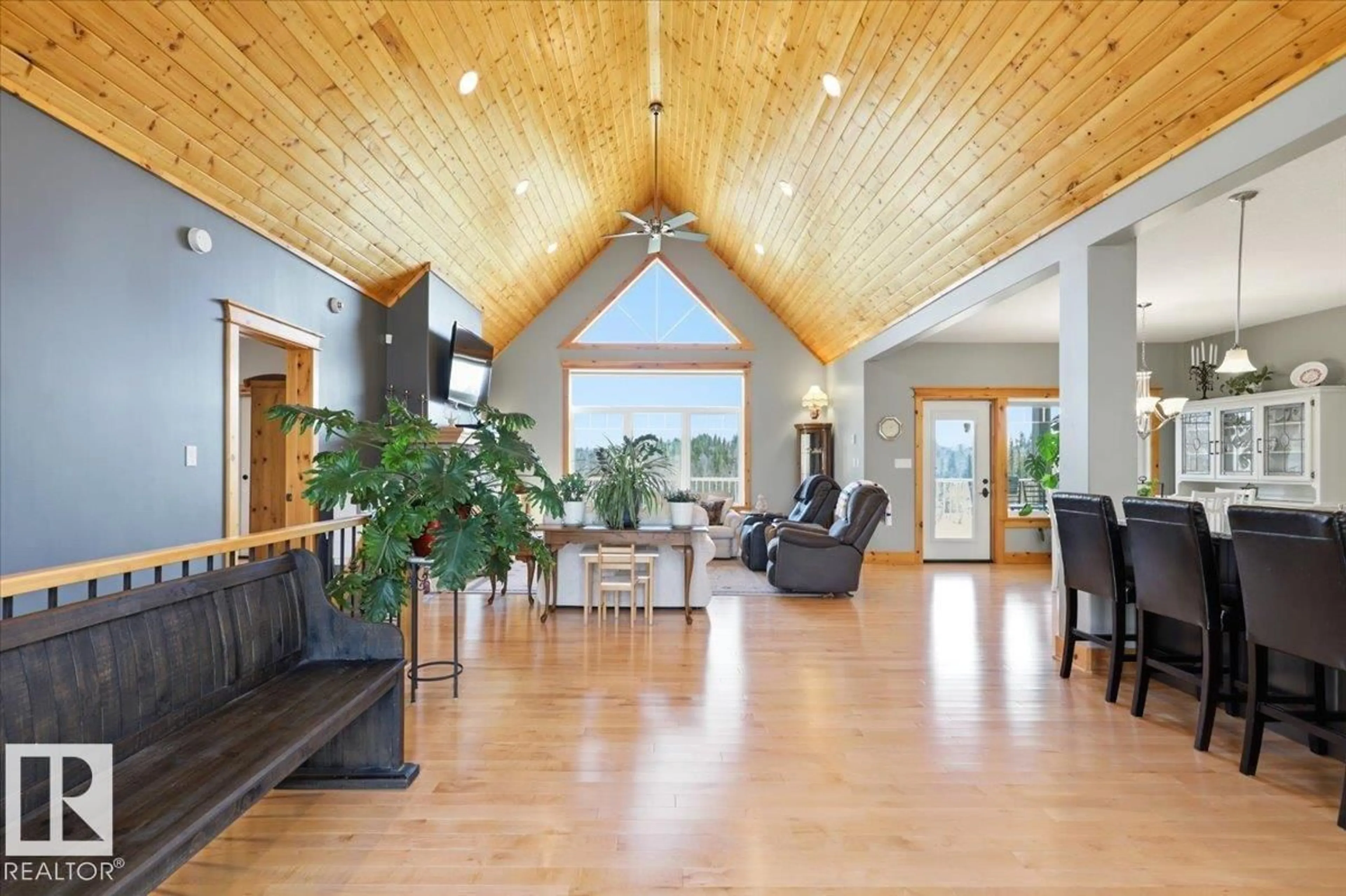 Indoor foyer for 622 - 160 2032 HWY, Rural Leduc County Alberta T0C2P0