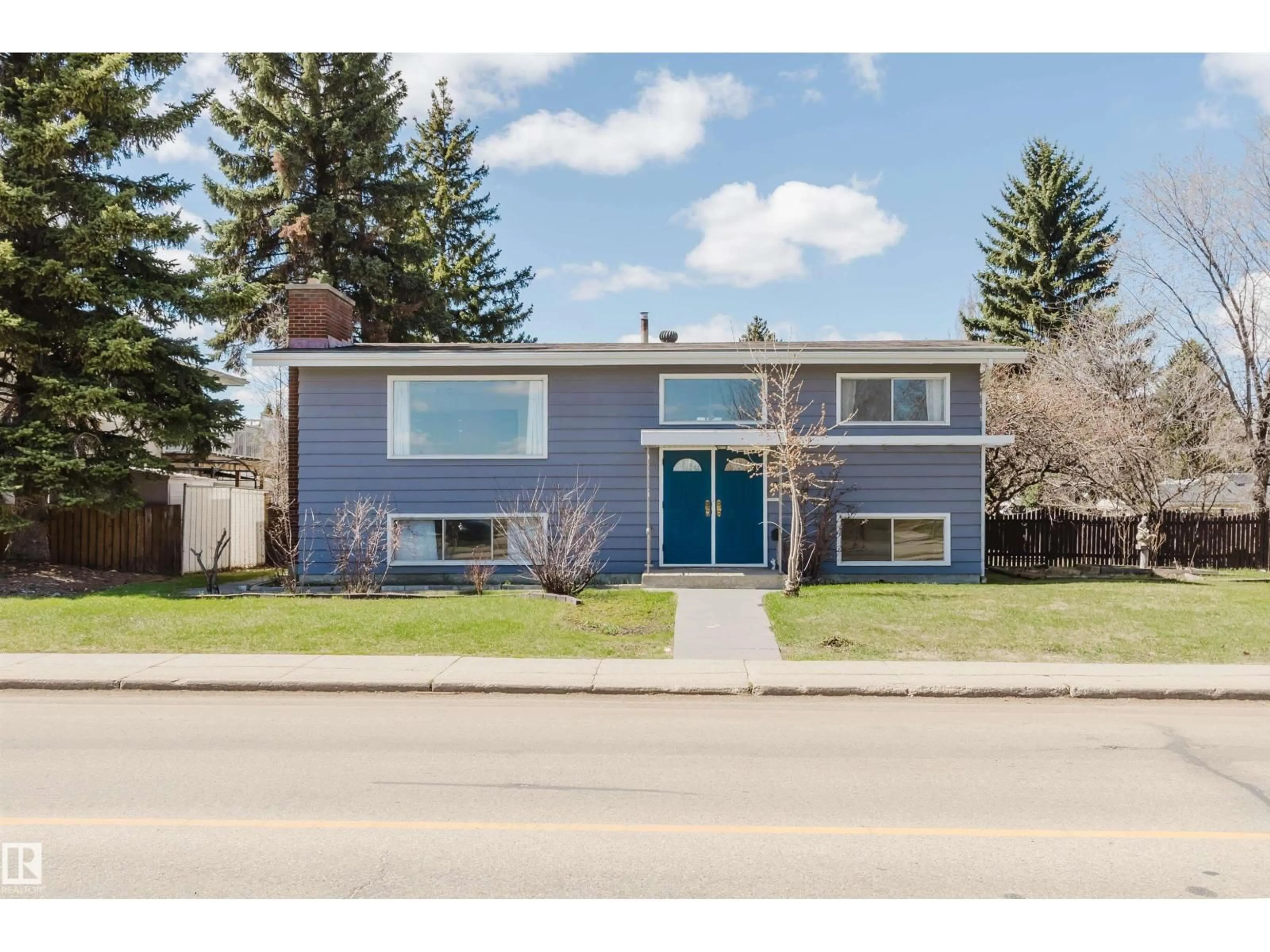 Home with vinyl exterior material, street for 3752 114 ST, Edmonton Alberta T6J1M4