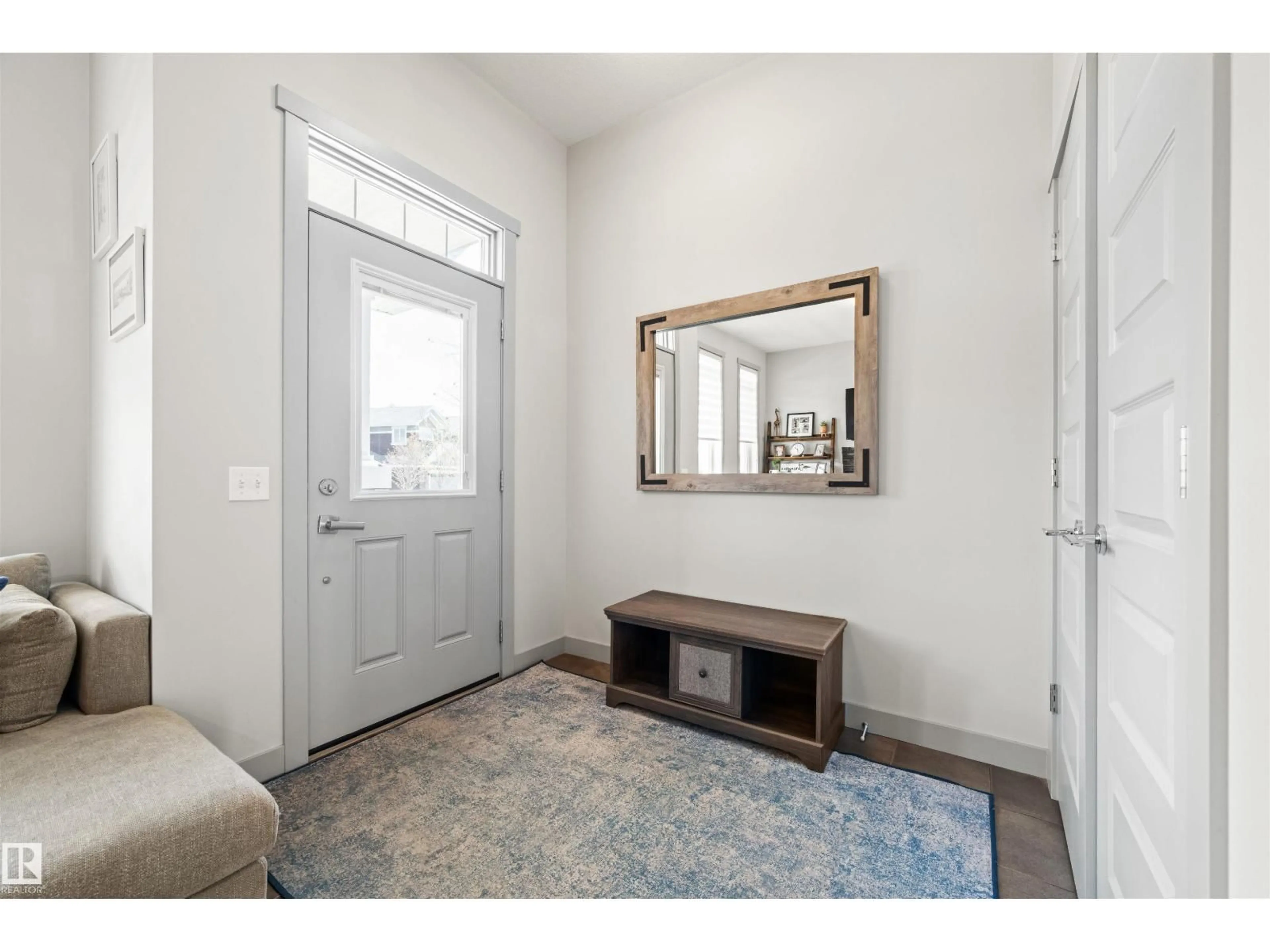 Indoor entryway for SW - 16460 15 AV, Edmonton Alberta T6W2Z7