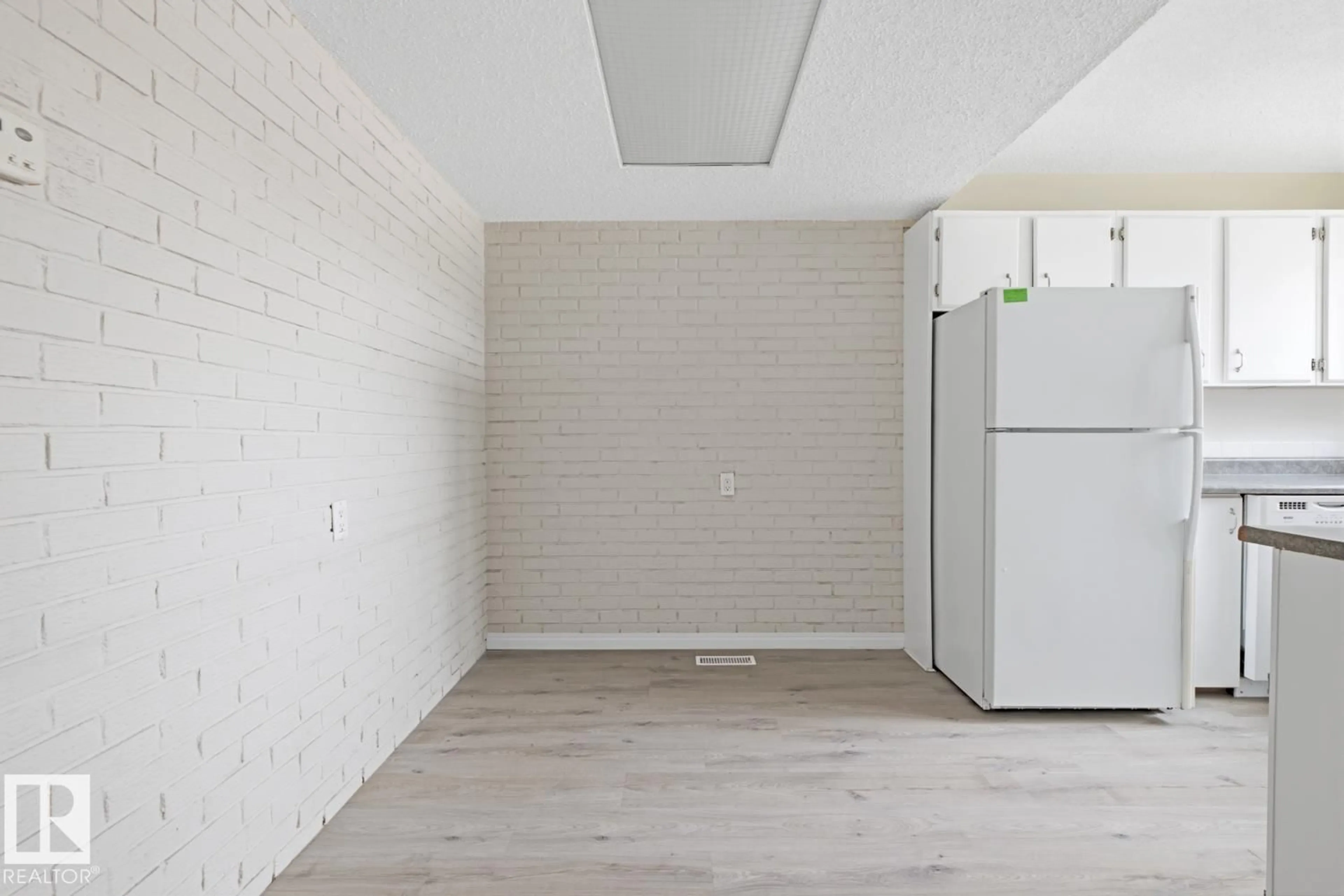 A pic of a room for 10640 BEAUMARIS RD, Edmonton Alberta T5X3N4