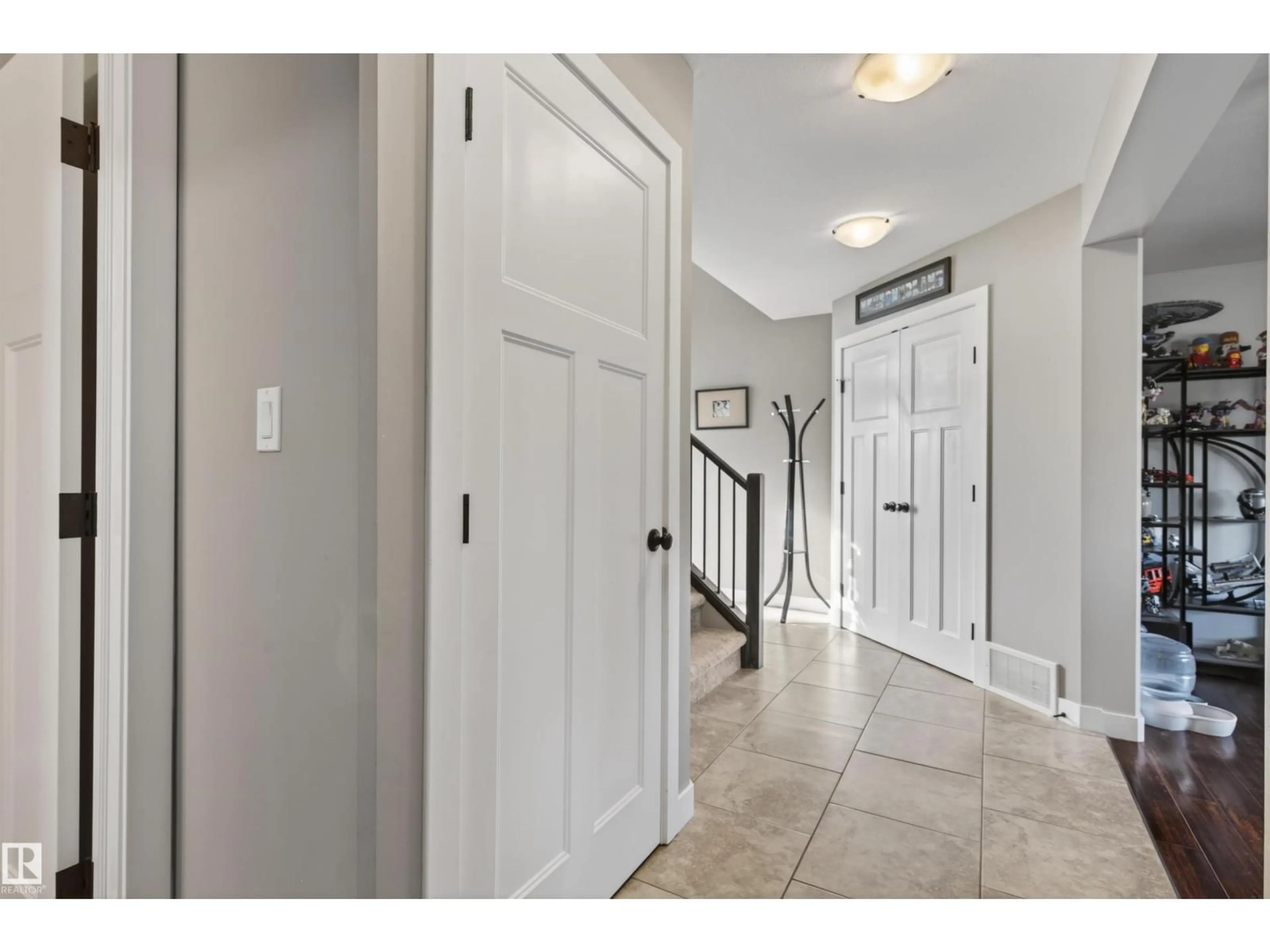 Indoor entryway for 6603 TRI CITY WY, Cold Lake Alberta T9M0J2