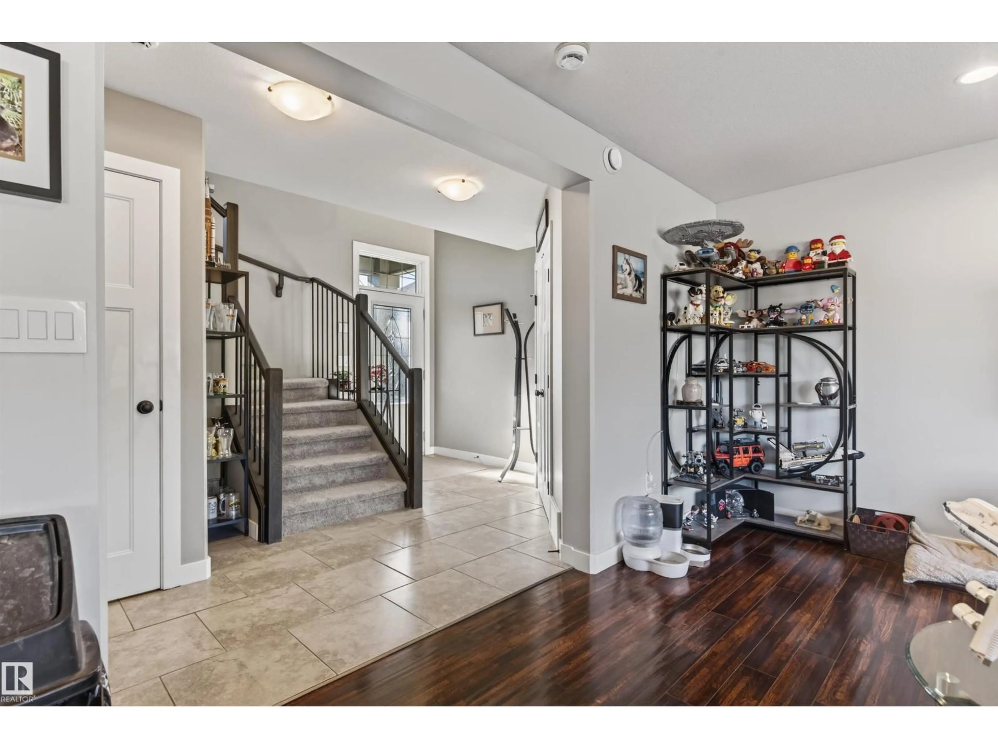 Indoor entryway for 6603 TRI CITY WY, Cold Lake Alberta T9M0J2