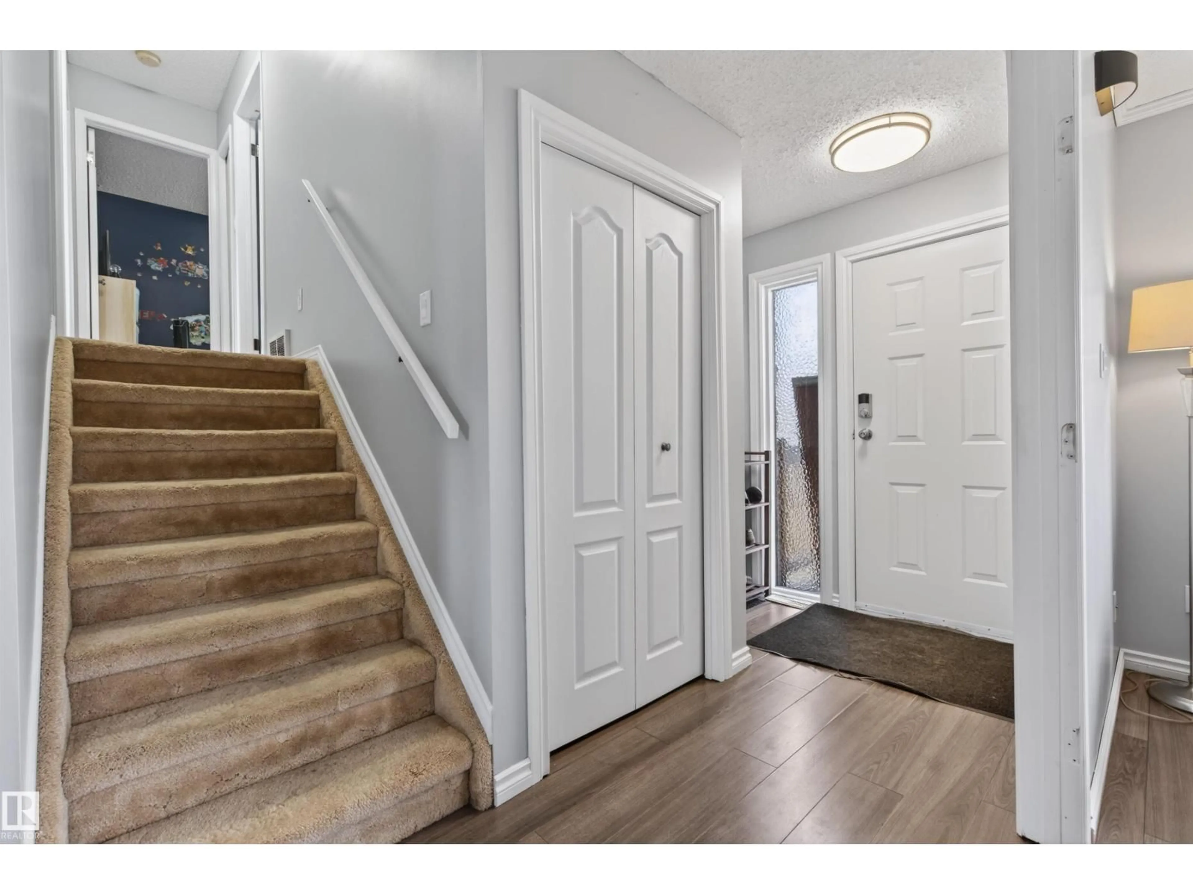 Indoor entryway for 6009 53 AV, Cold Lake Alberta T9M1T4