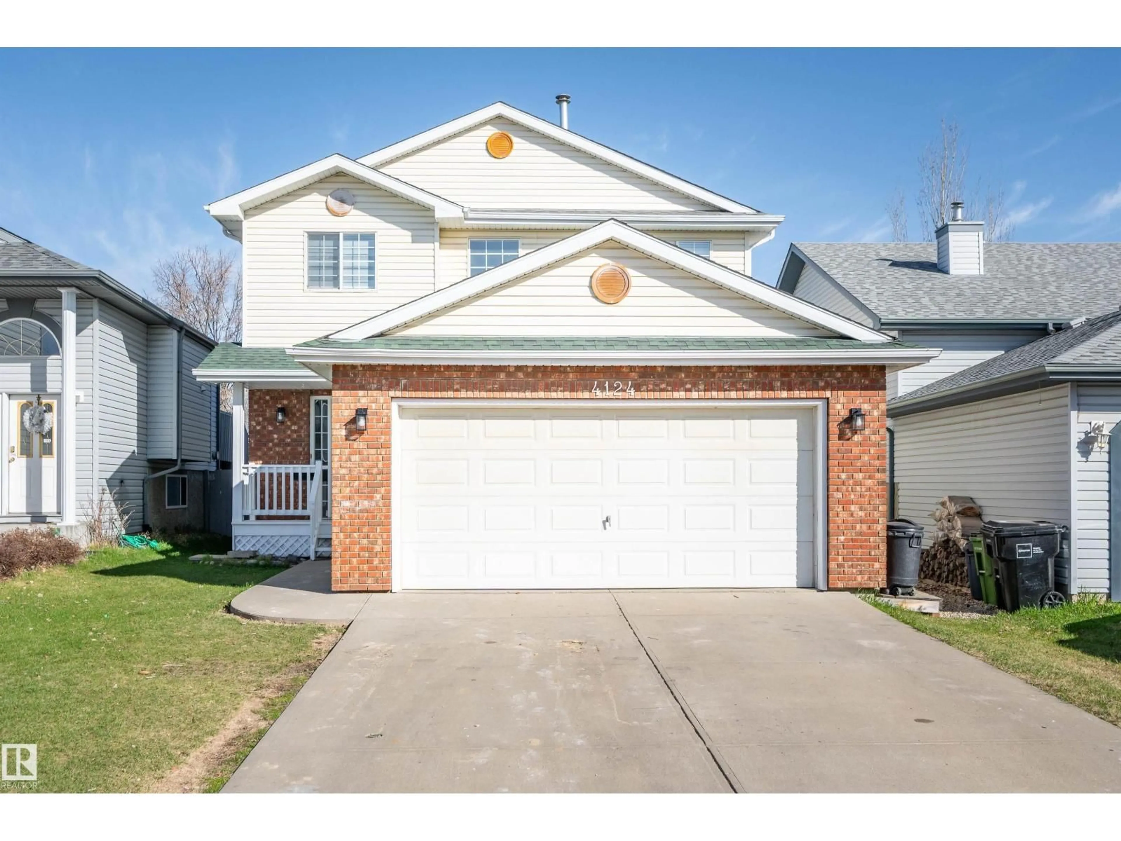 Home with vinyl exterior material, street for 4124 37A AV, Edmonton Alberta T6L7A1