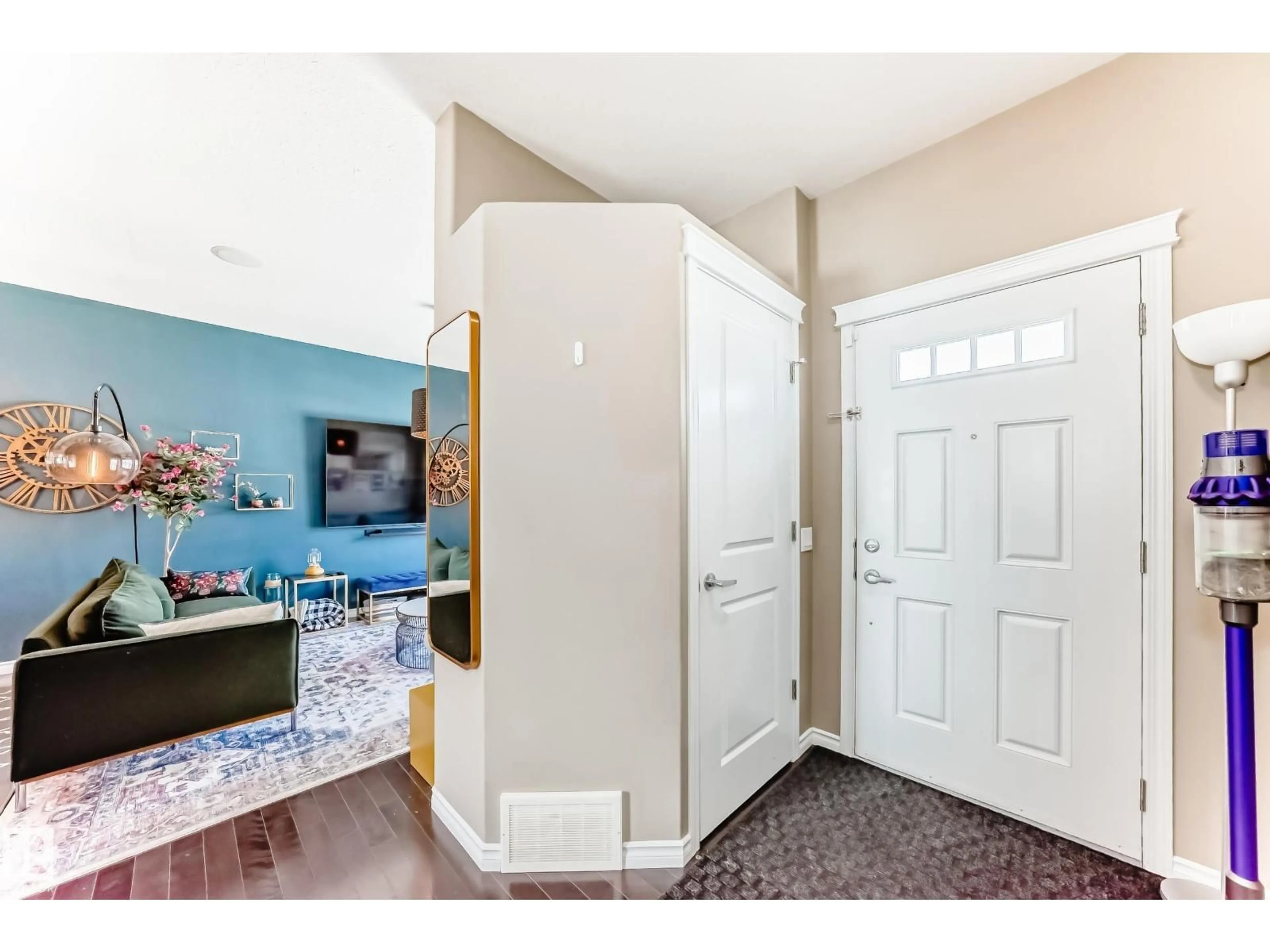Indoor entryway for 5020 ORCHARDS GATE SW, Edmonton Alberta T6X0X5
