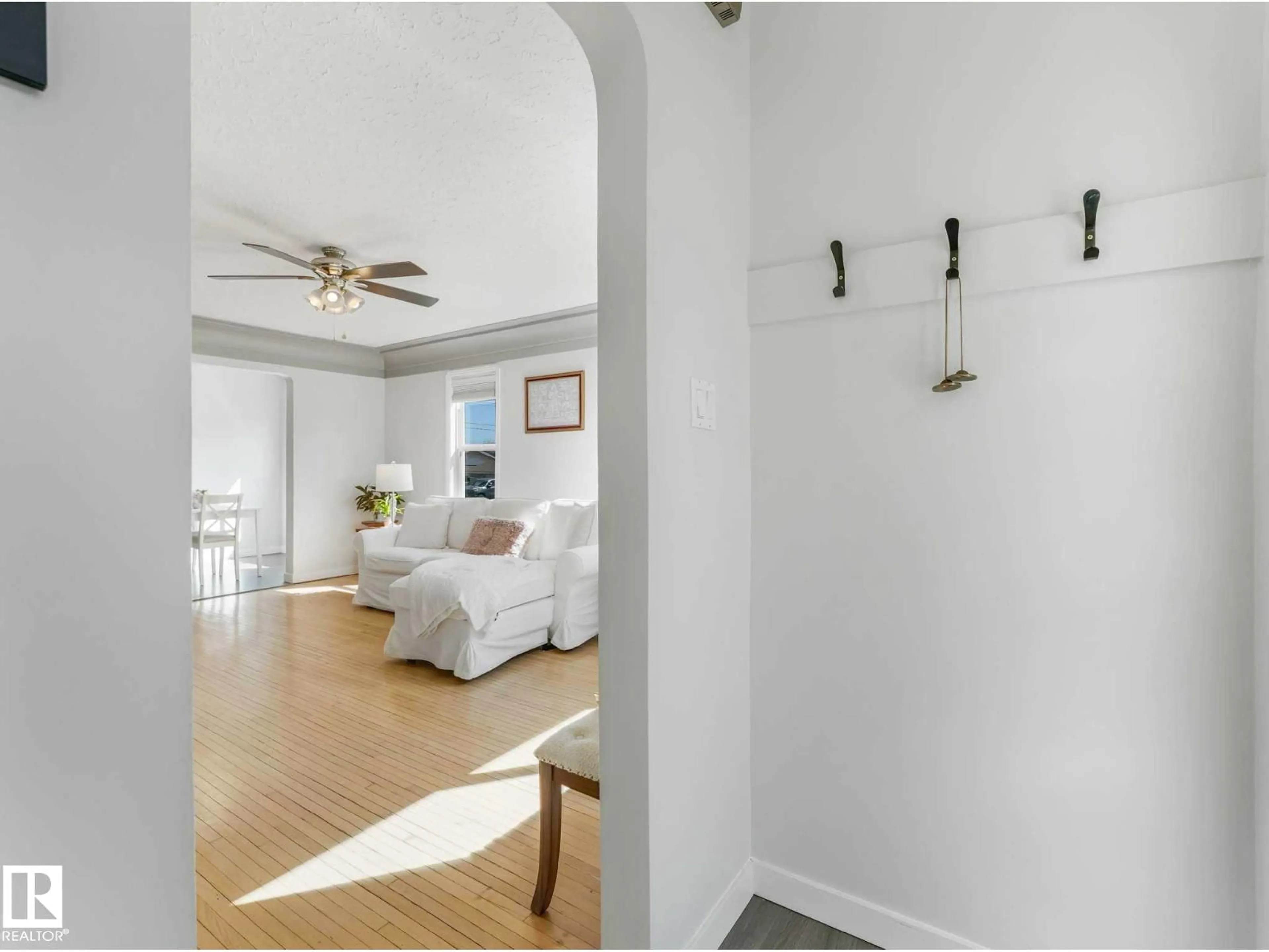 Indoor entryway for NW - 13003 63 ST, Edmonton Alberta T5A0W5