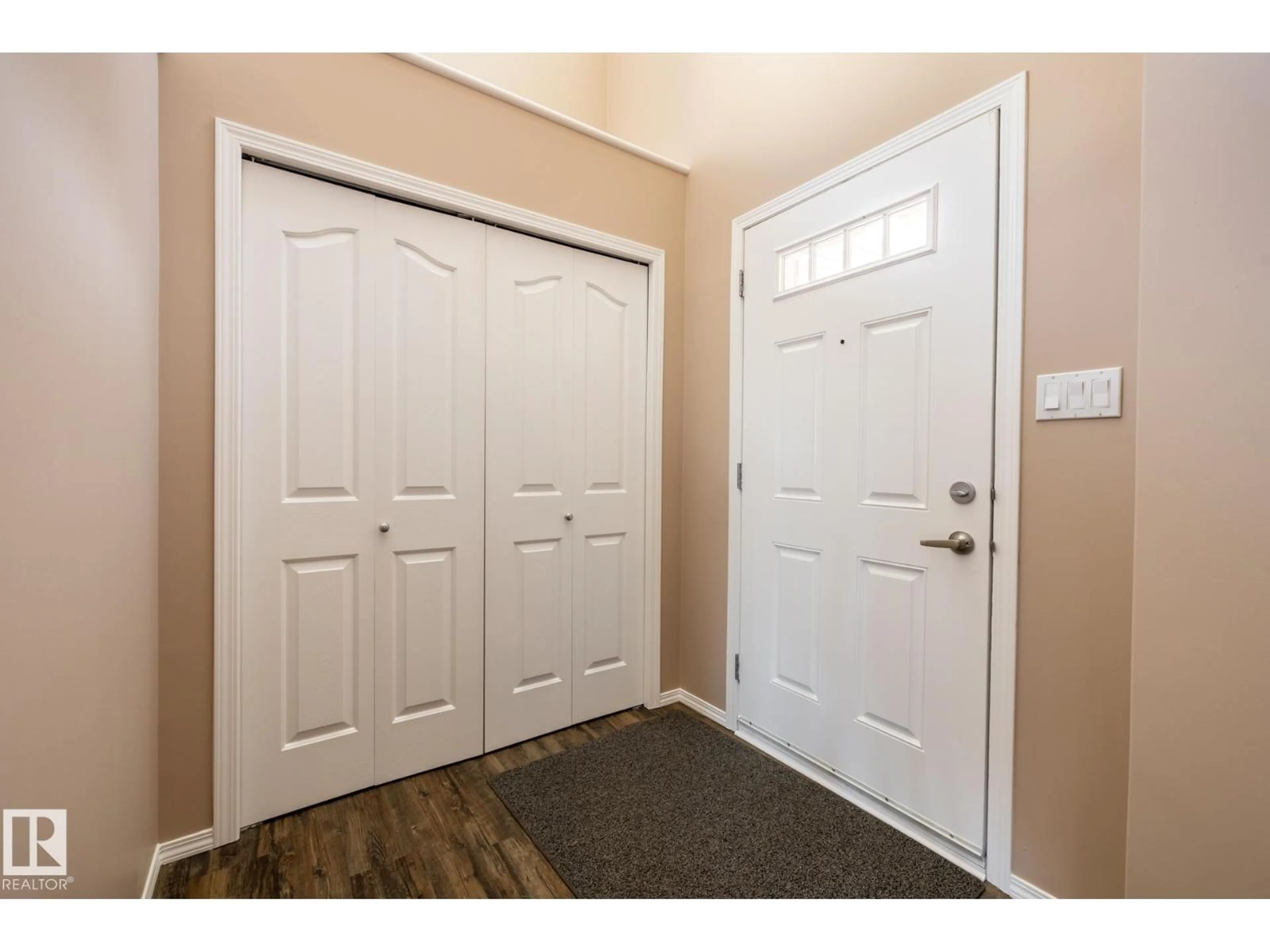 Indoor entryway for 1172 WESTERRA LI, Stony Plain Alberta T7Z2Z4