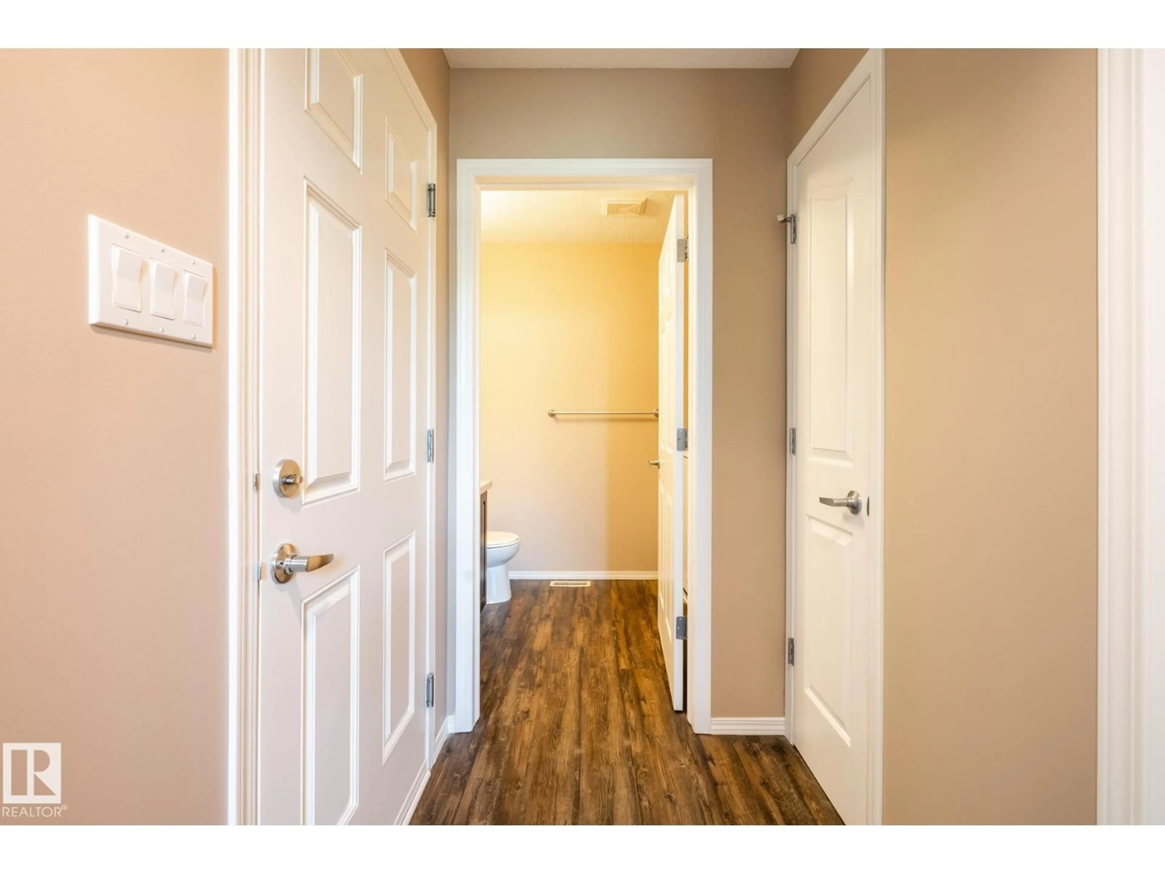 Indoor entryway for 1172 WESTERRA LI, Stony Plain Alberta T7Z2Z4