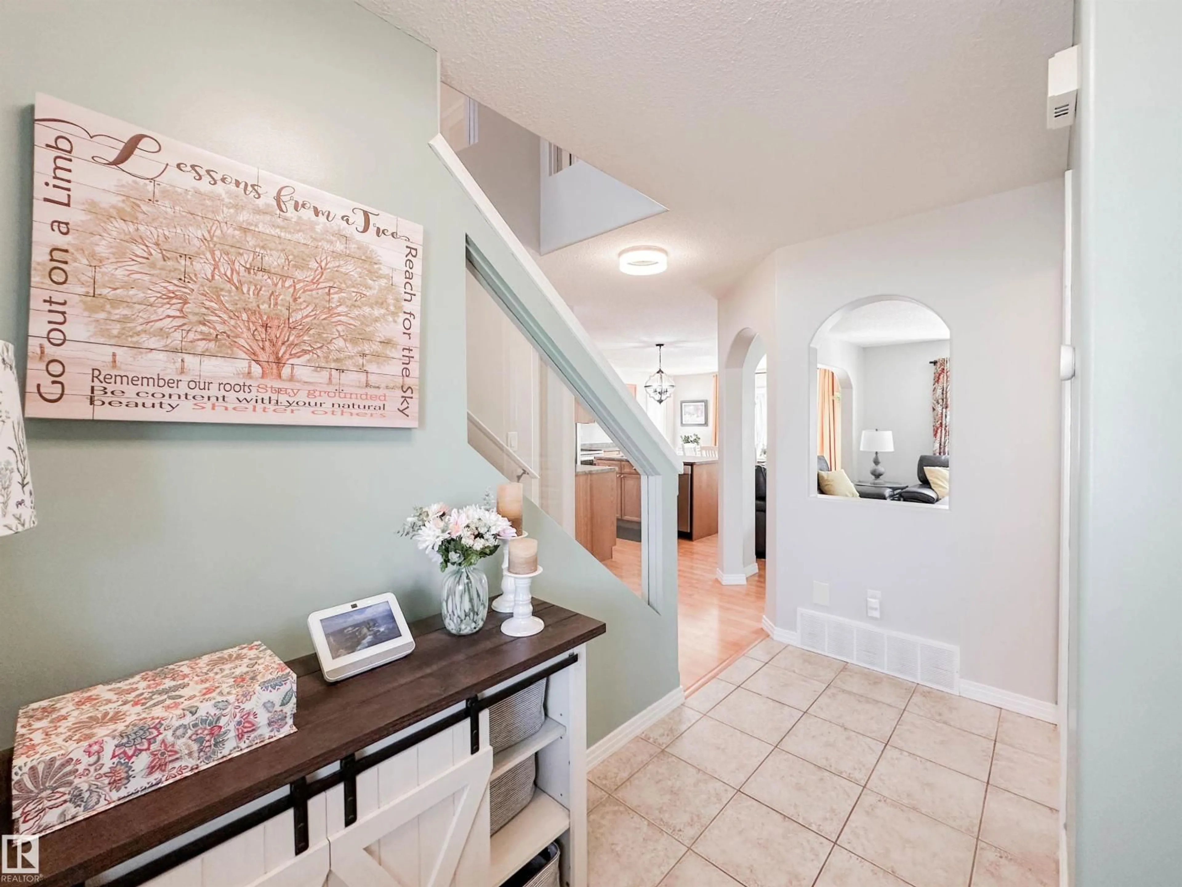 Indoor entryway for 36 EASTGATE WY, St. Albert Alberta T8N7K1