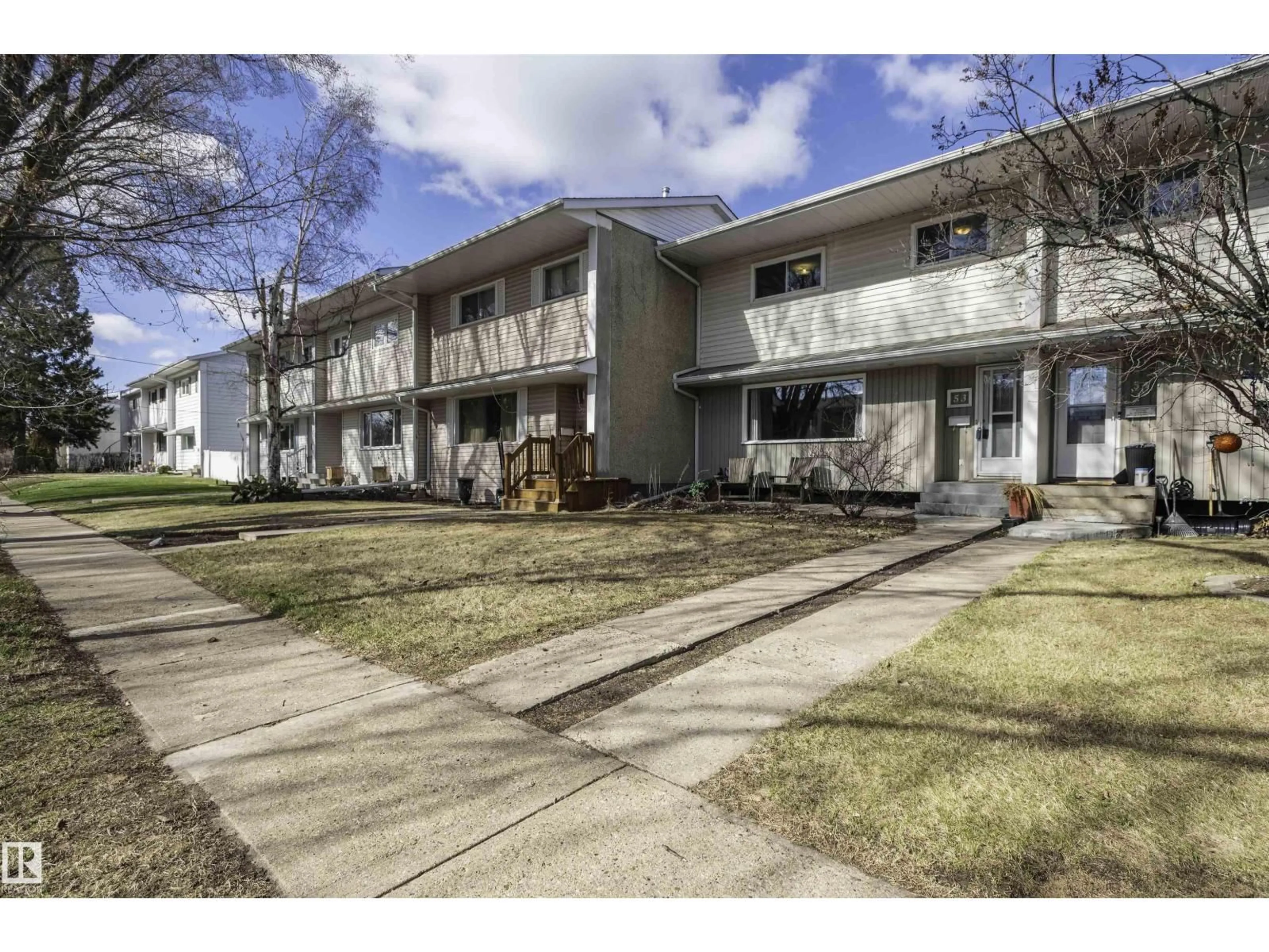 A pic from outside/outdoor area/front of a property/back of a property/a pic from drone, street for 53 GARDEN CR, St. Albert Alberta T8N0W9