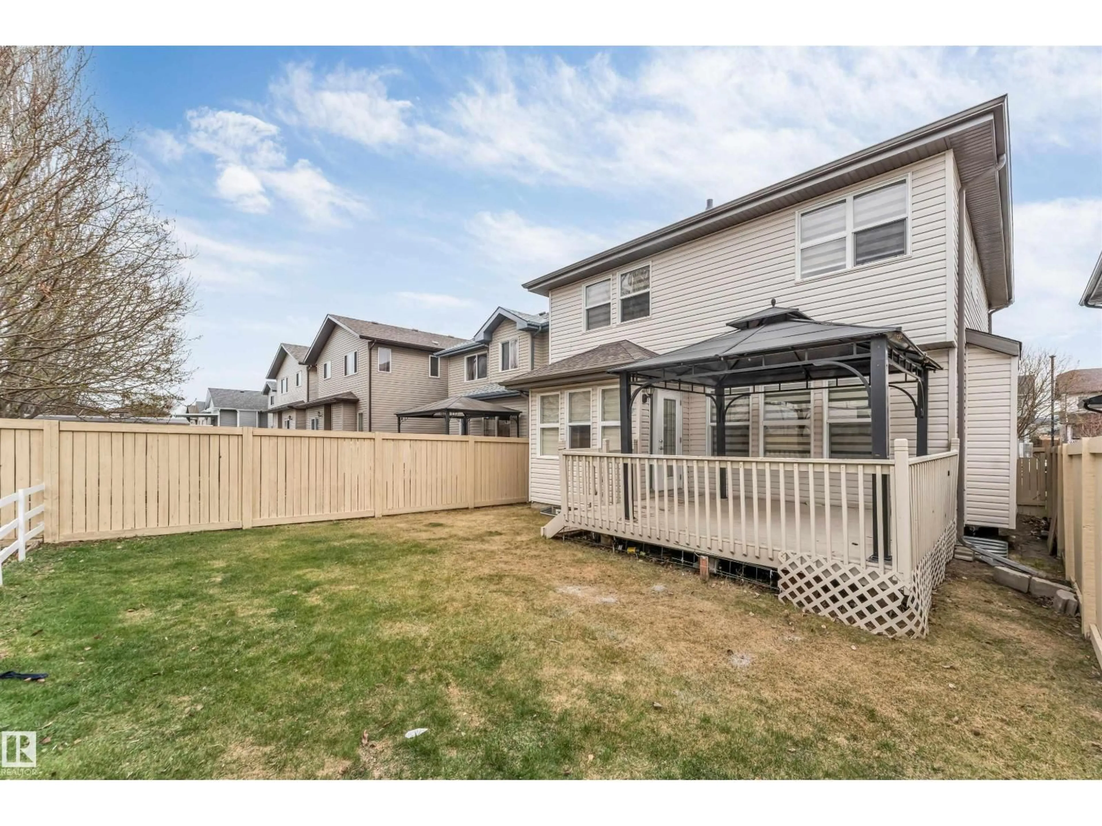 Patio, unknown for 3236 26 AV, Edmonton Alberta T6T0C6
